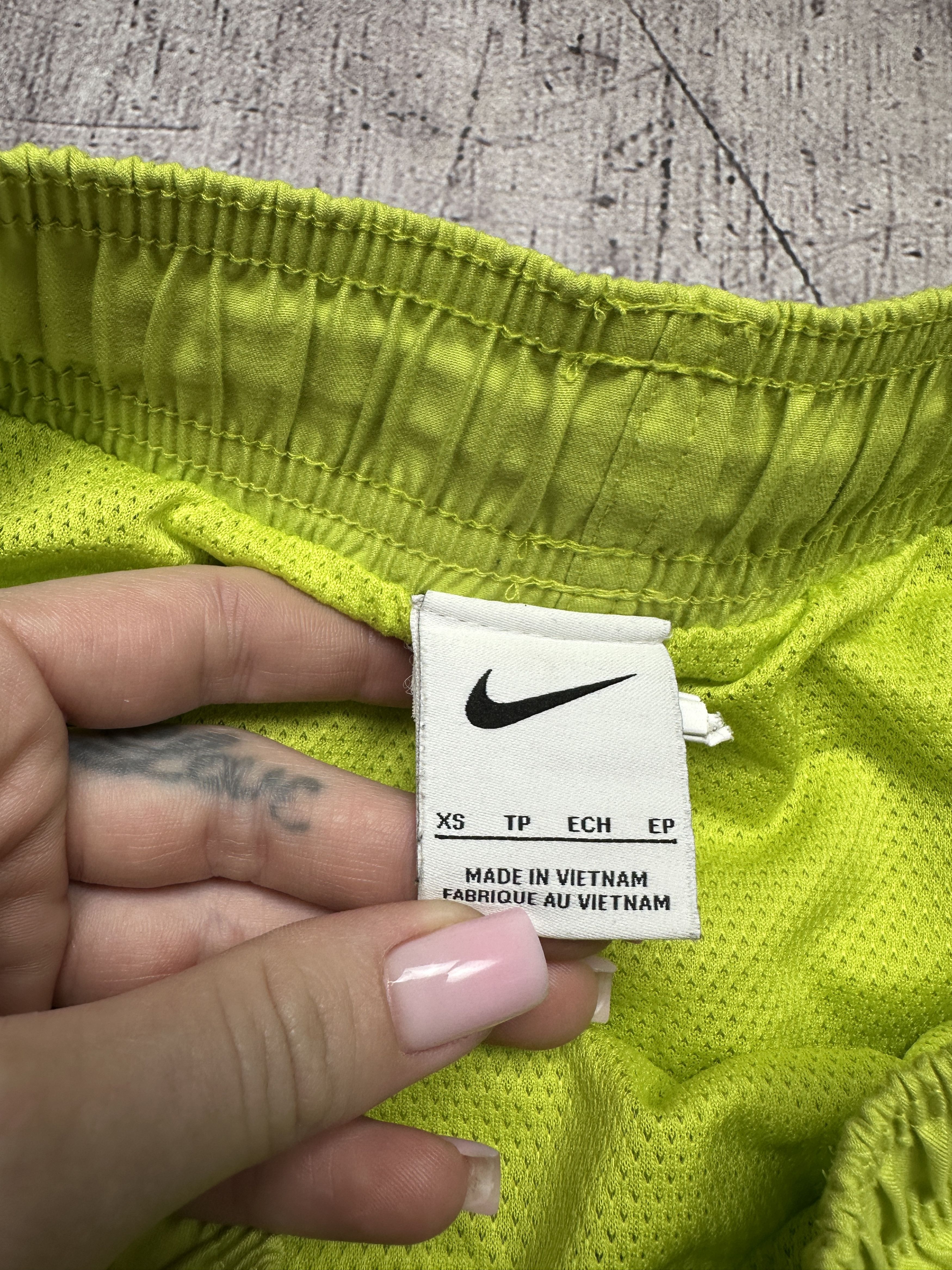 Nike Nike Mens Nylon Shorts Big Swoosh Size US 28 / EU 44 - 3 Thumbnail