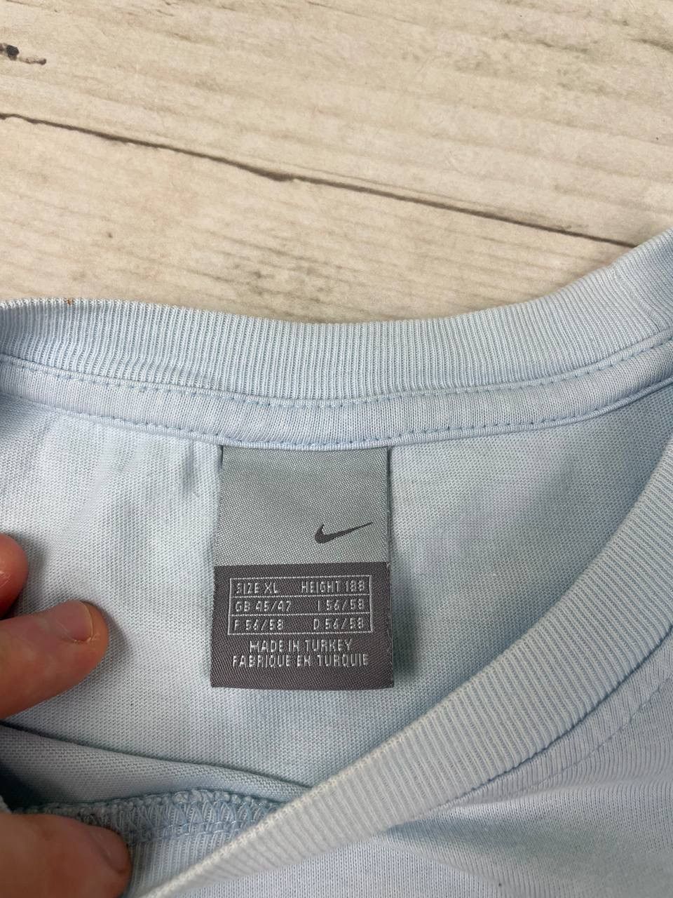 Nike Vintage Nike Logo Swoosh 2000s T Shirt Size US XL / EU 56 / 4 - 8 Thumbnail