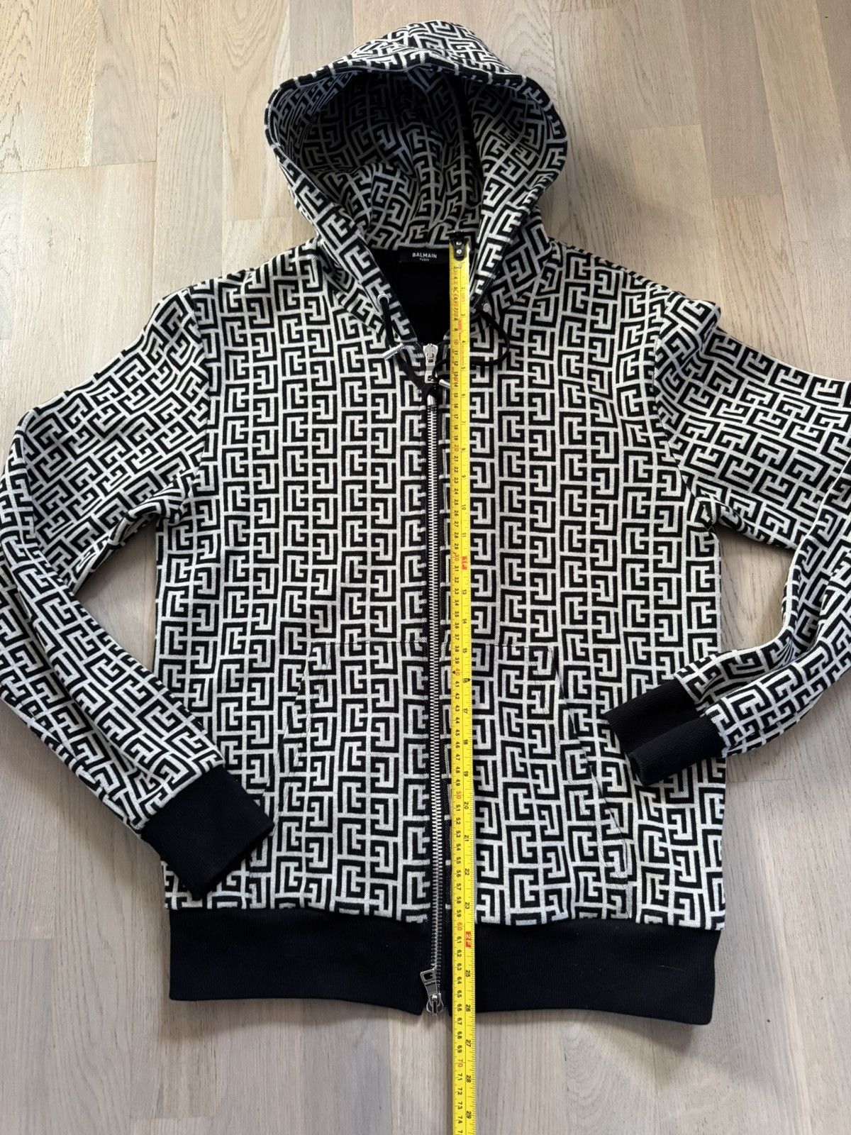 Balmain BALMAIN hoodie STUDY measurements in photos BY TAPE MEASURE Size US S / EU 44-46 / 1 - 7 Thumbnail