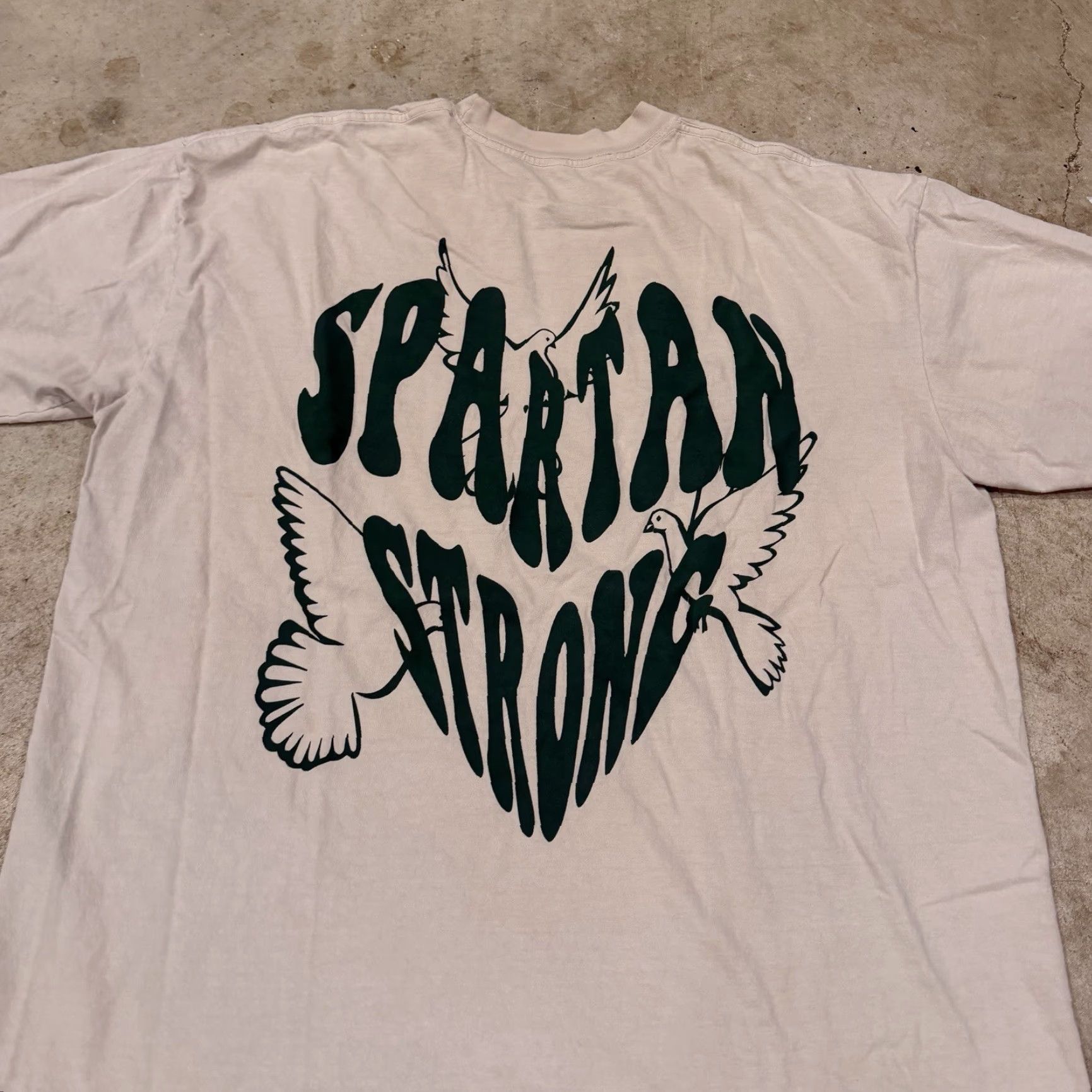Vintage Sana Detroit Michigan State Shirt XL Ivory Spartan Strong Dove Heart STAINS T-Shirt Men Crew Neck Short Sleeve NCAA College Streetwear Size US XL / EU 56 / 4 - 4 Thumbnail