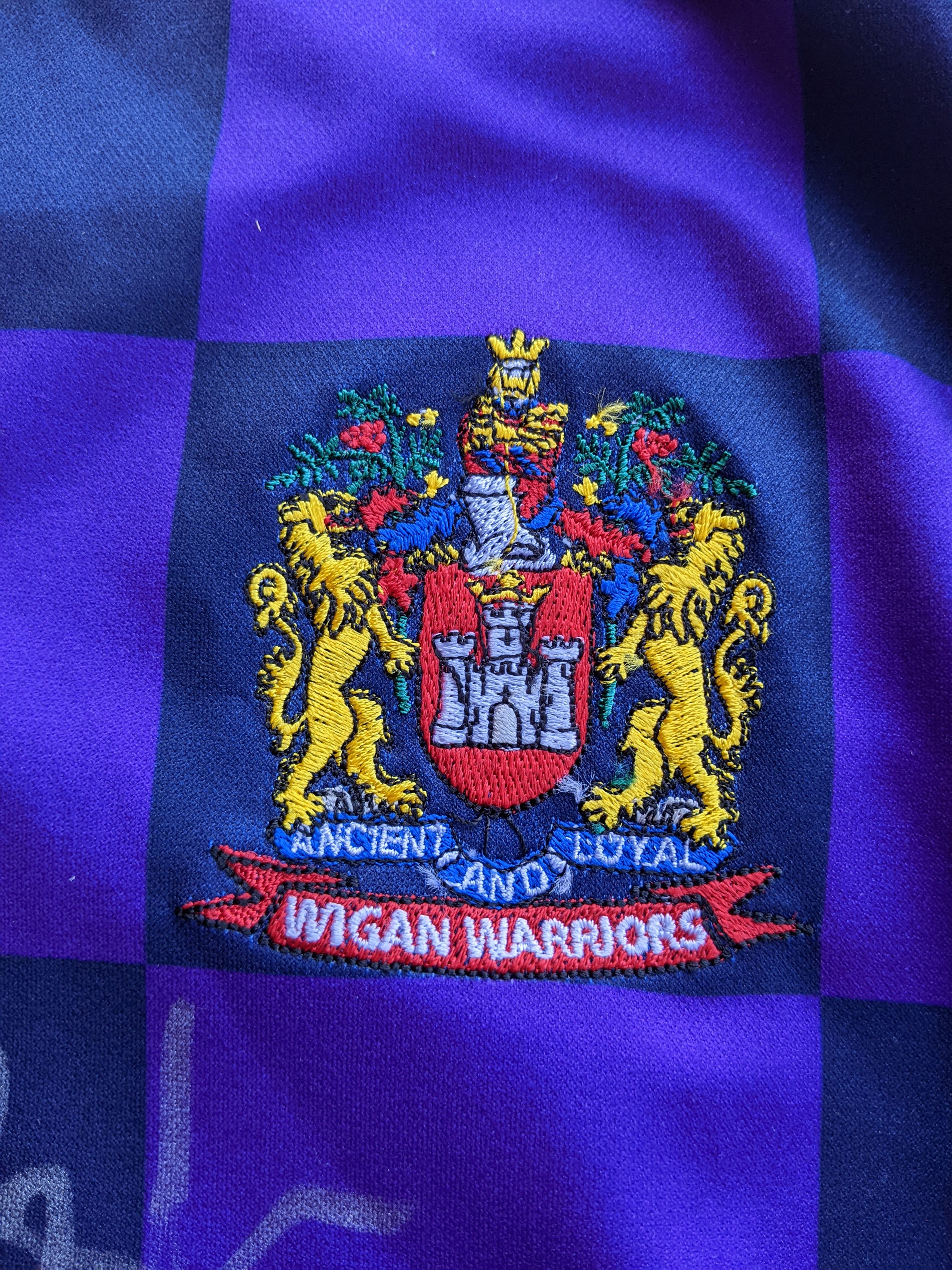 Errea Errea Wigan Warriors Rugby Jersey Shirt Signed Autographs Size US M / EU 48-50 / 2 - 6 Thumbnail