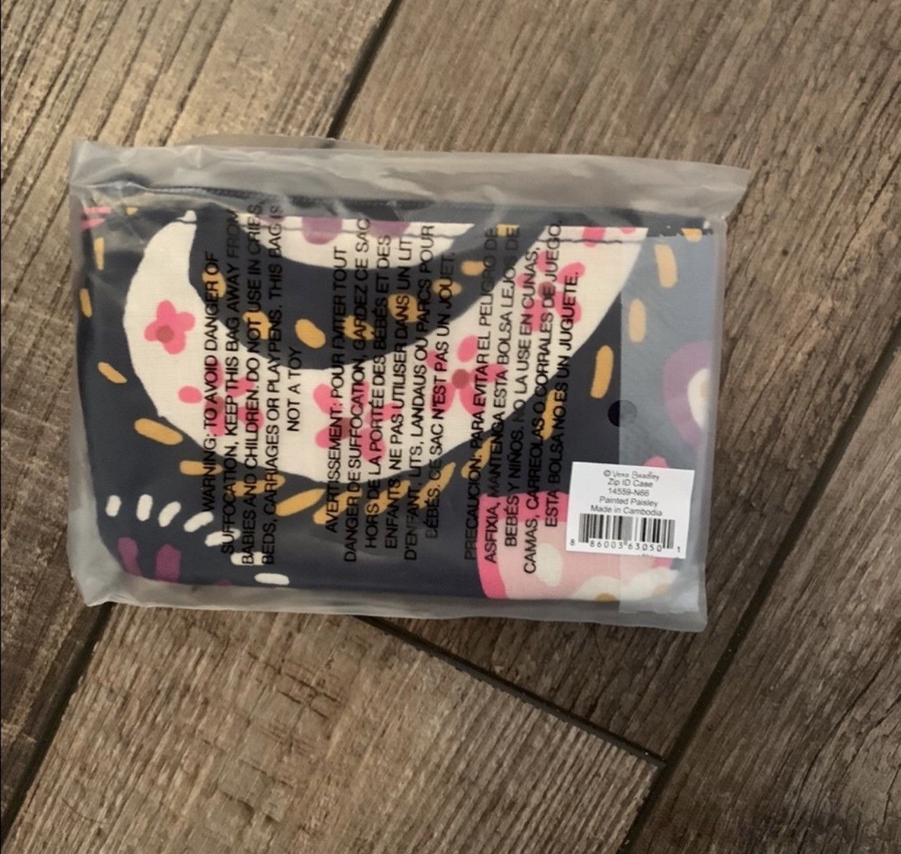 Vera Bradley NIP Vera Bradley Zip ID Painted Paisley Signature Cotton. Size ONE SIZE - 2 Thumbnail