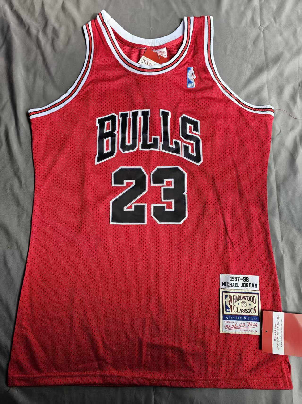 NBA #23 Michael Jordan Jersey Bulls 1997 98 Size US L / EU 52-54 / 3 - 1 Thumbnail