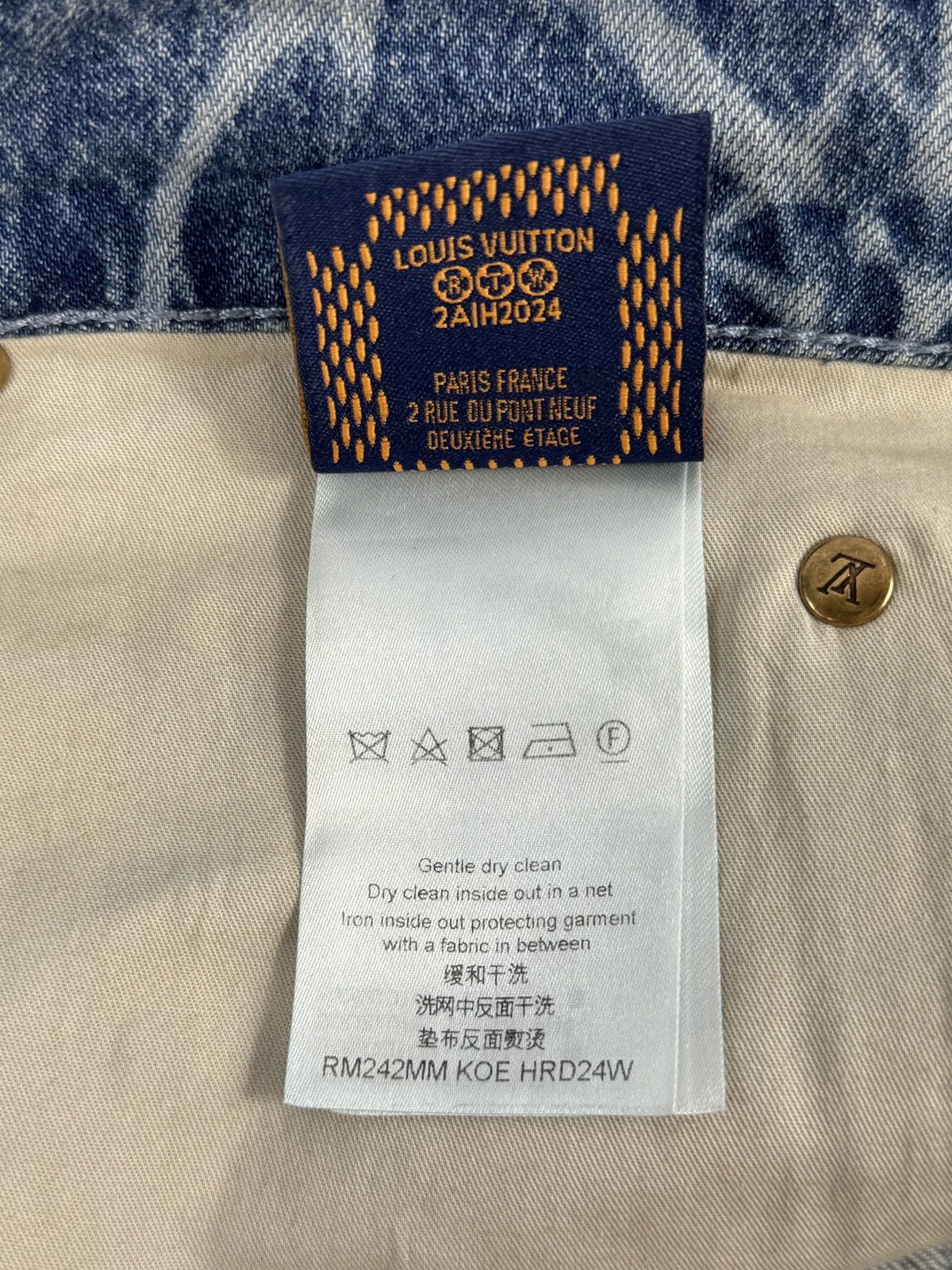 Louis Vuitton MONOGRAM PRINT DENIM SHORTS Size US 36 / EU 52 - 9 Thumbnail