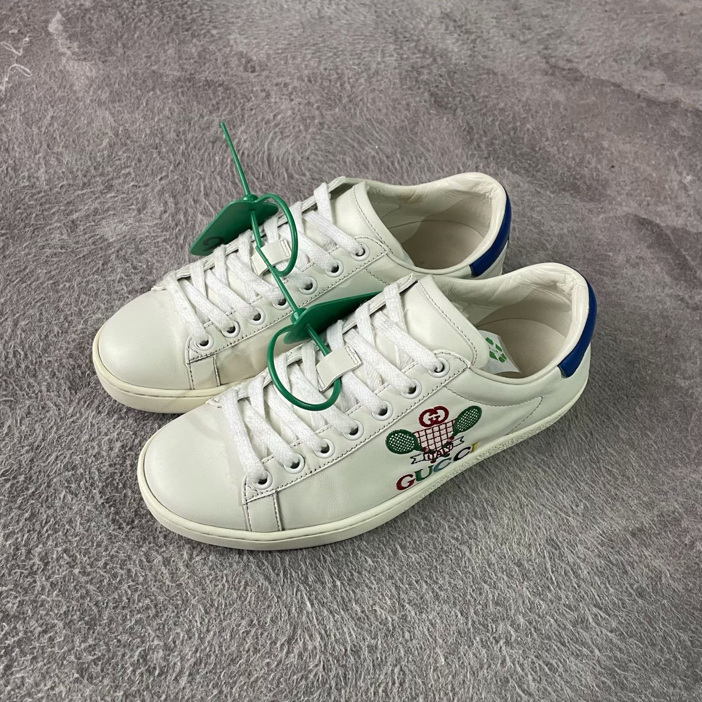 Gucci Gucci White Lowtop Sneakers 35 Women Size US 5 / IT 35 - 1 Thumbnail