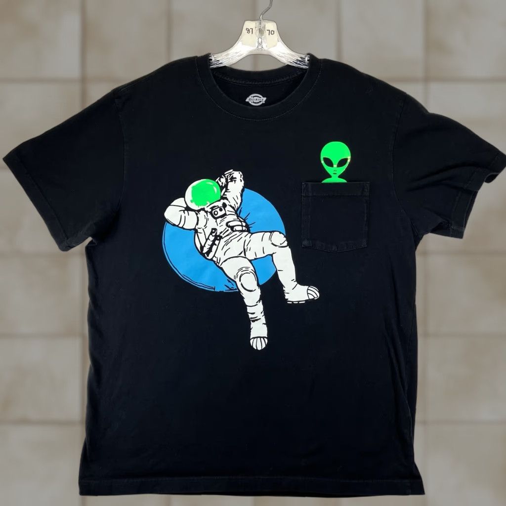 Dickies VINTAGE Space Alien T-Shirt Men's XL Black Graphic Print Humor 2020s Size US XL / EU 56 / 4 - 1 Thumbnail