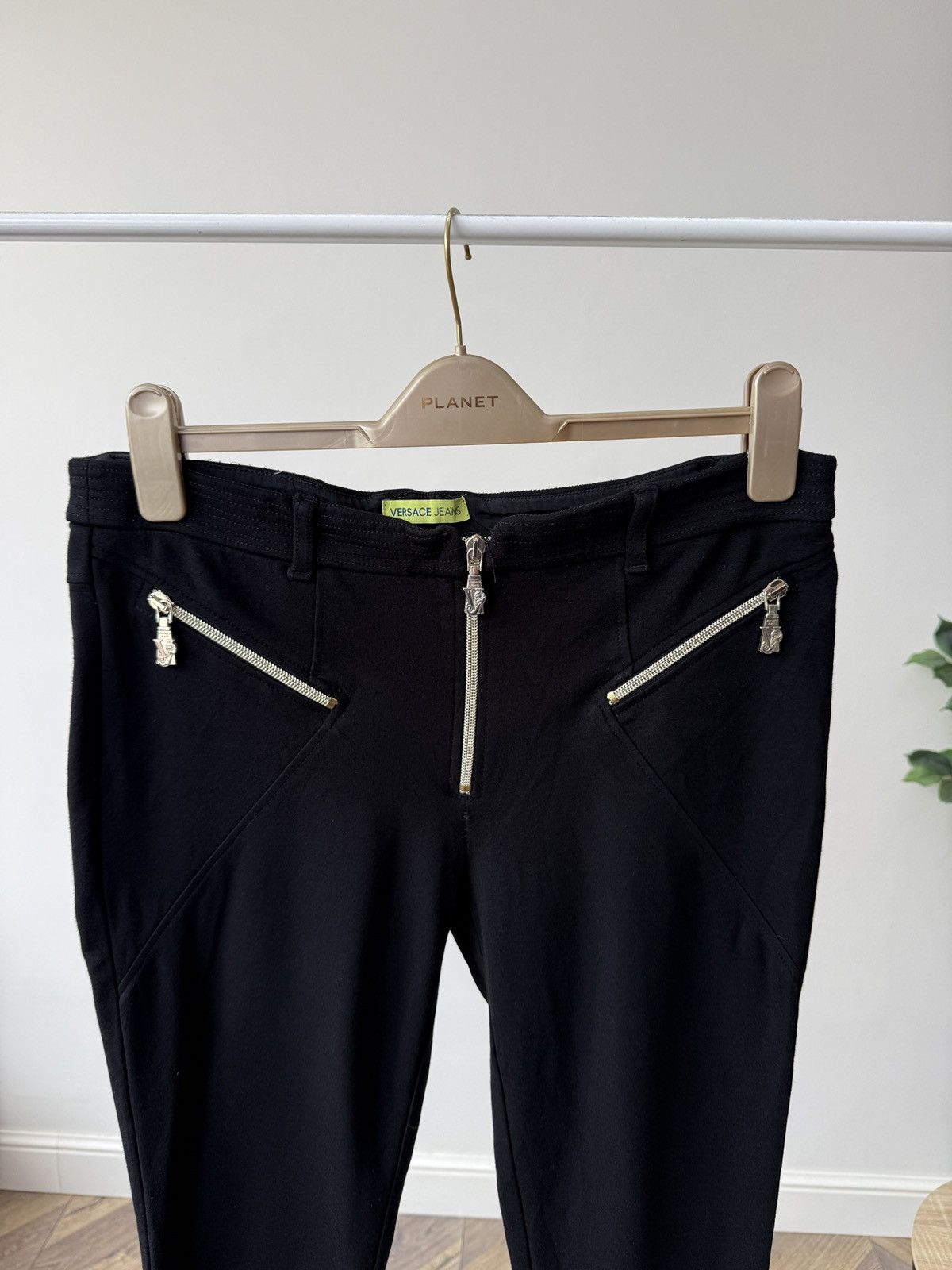 Versace Jeans Couture Vintage Versace Jeans Black Zip Detail Stretch Pants Women’s Size 26" / US 2 / IT 38 - 4 Thumbnail