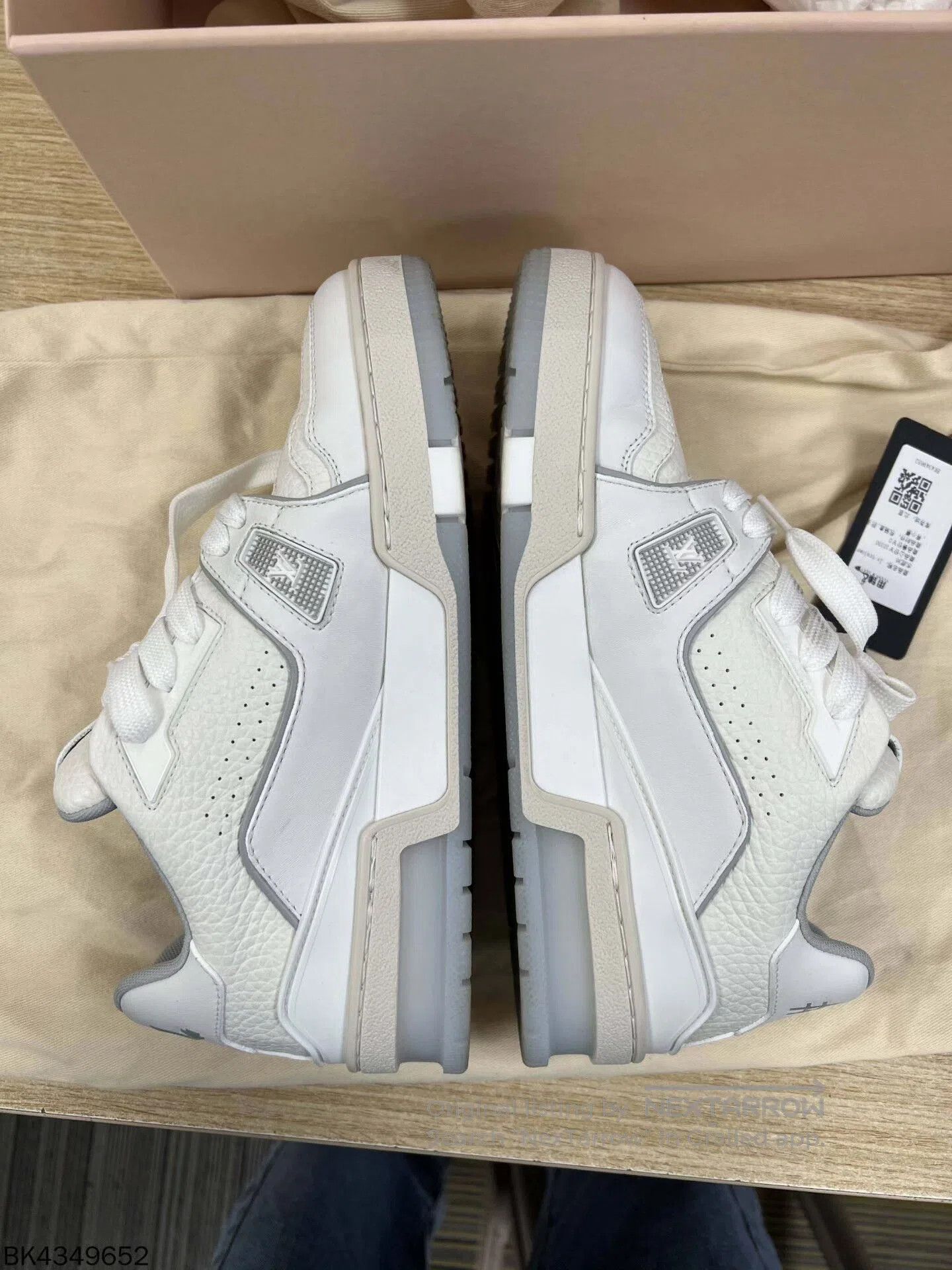 Louis Vuitton louis vuitton trainer color-blocked leather sneakers. Size US 6 / EU 39 - 7 Thumbnail