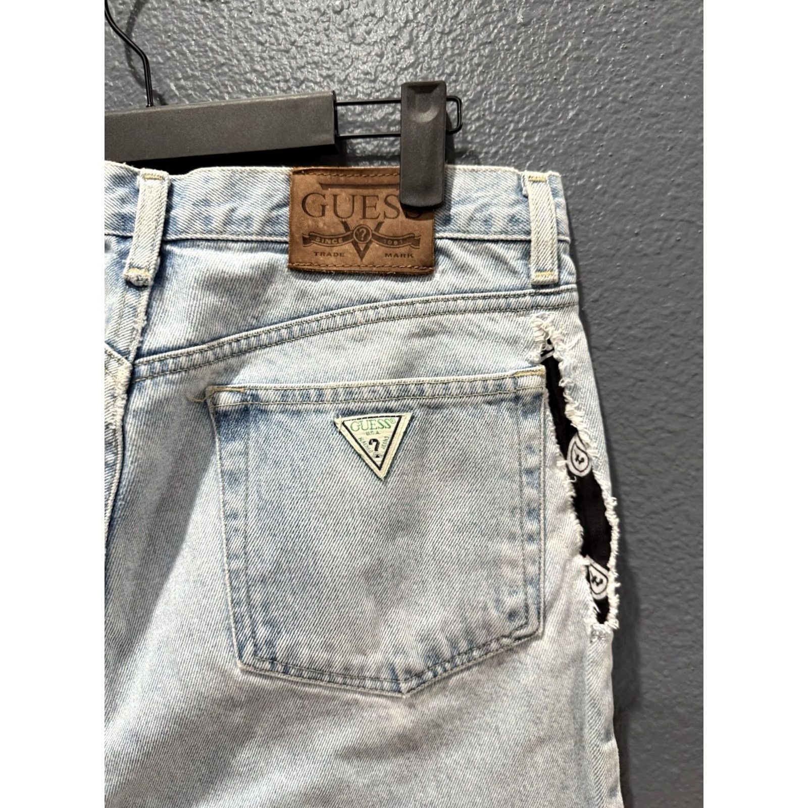 Guess VINTAGE Guess Jeans USA Light Wash Denim Jeans Men 34 Straight 90s Blue Mens Size US 34 / EU 50 - 3 Thumbnail