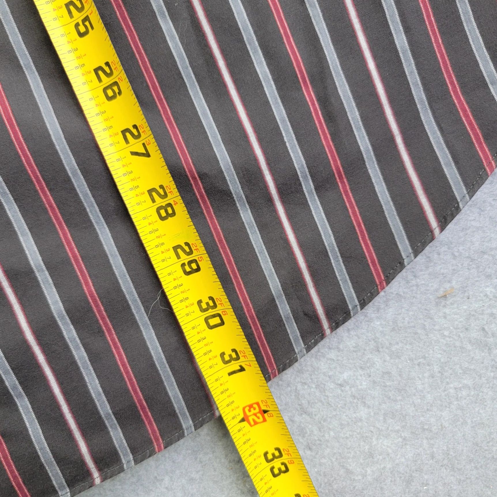 Vintage VINTAGE Concepts by Claiborne Dress Shirt Mens 16.5 34-35 Gray Red Striped Wrinkle Free Size 46R - 6 Thumbnail