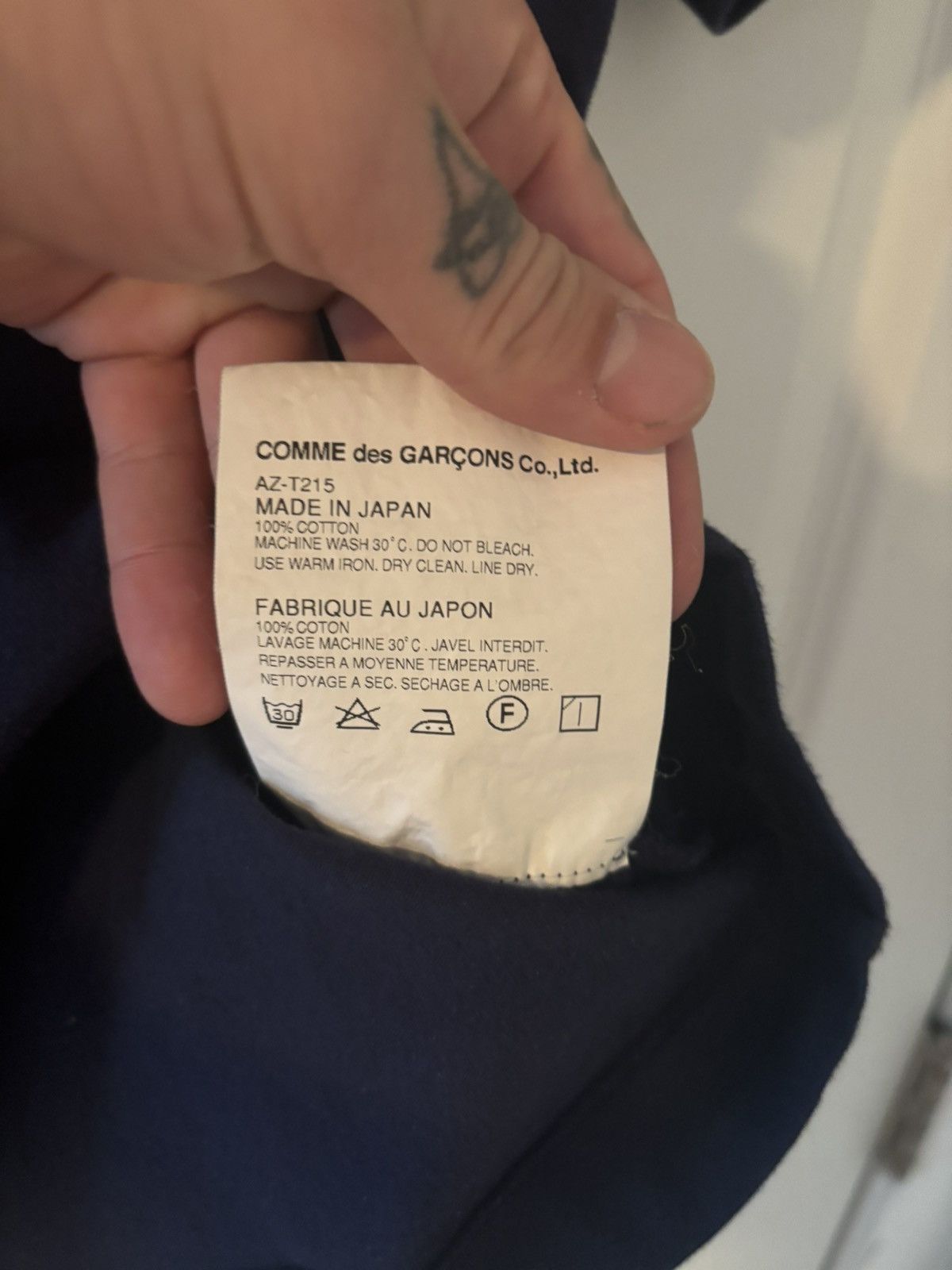 Comme des Garcons PLAY Gold heart patch cdg play navy tee Size US M / EU 48-50 / 2 - 5 Thumbnail