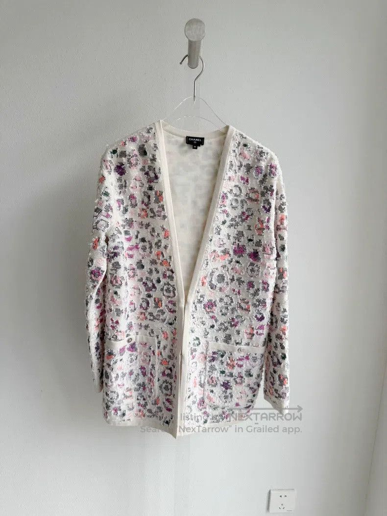 Chanel Chanel 22P white background colourful flower embroidery se Size XXS / US 00 / IT 34 - 1 Thumbnail