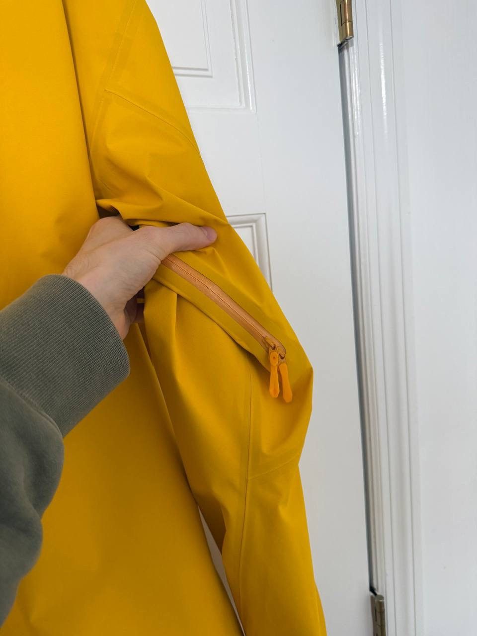 Arc'teryx Arc'teryx Mens Beta AR Jacket in Edziza yellow gore-tex XL Size US XL / EU 56 / 4 - 14 Thumbnail