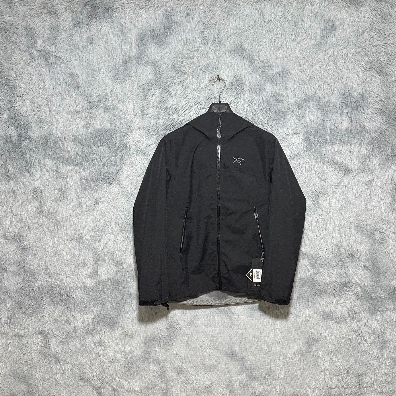 Arc'teryx Arcteryx Beta Jacket Men's Size US L / EU 52-54 / 3 - 1 Thumbnail