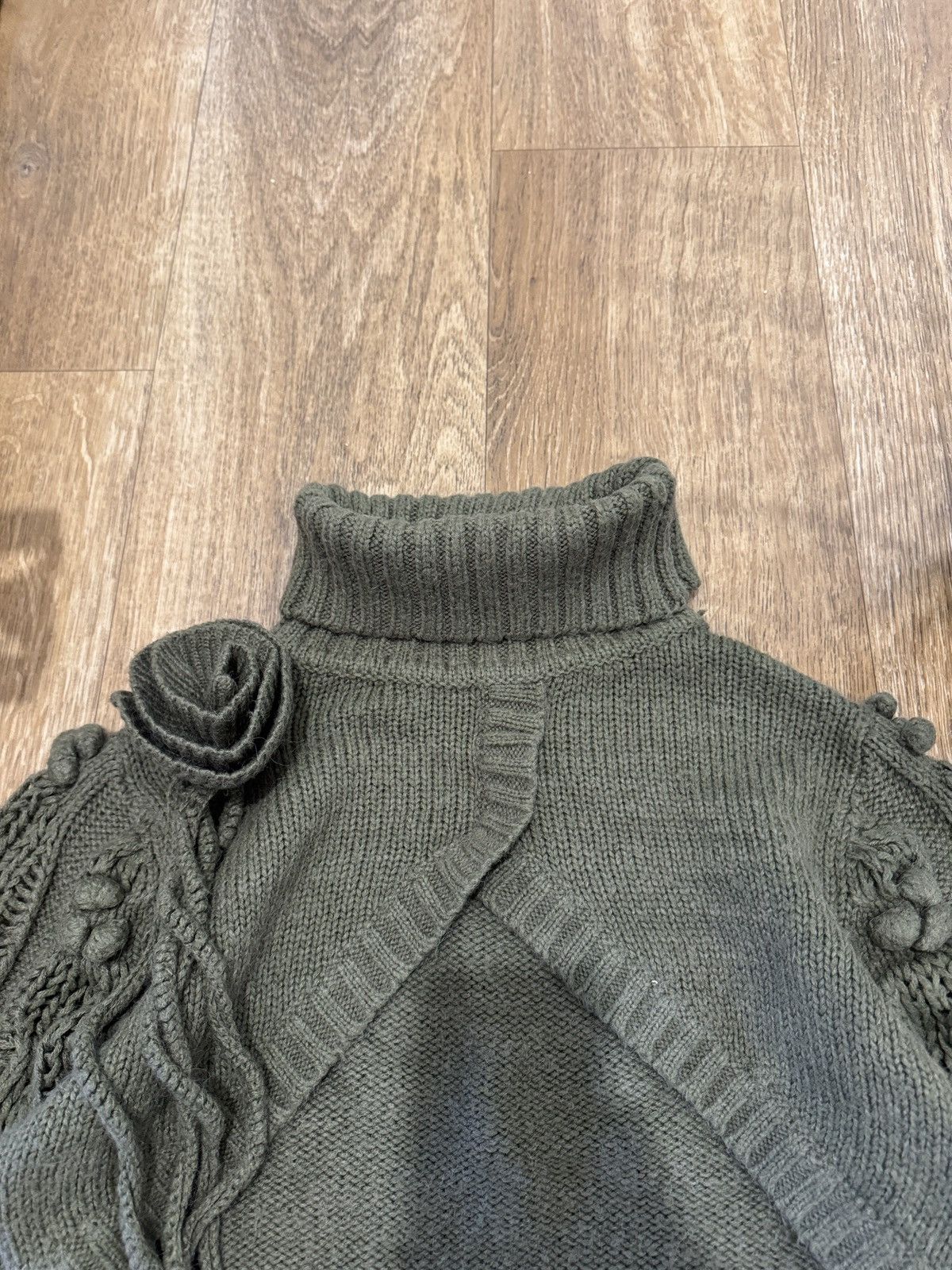 Vintage VINTAGE CROPPED ROSE KNITTED AVANT GARDE SWEATER Size S / US 4 / IT 40 - 3 Thumbnail