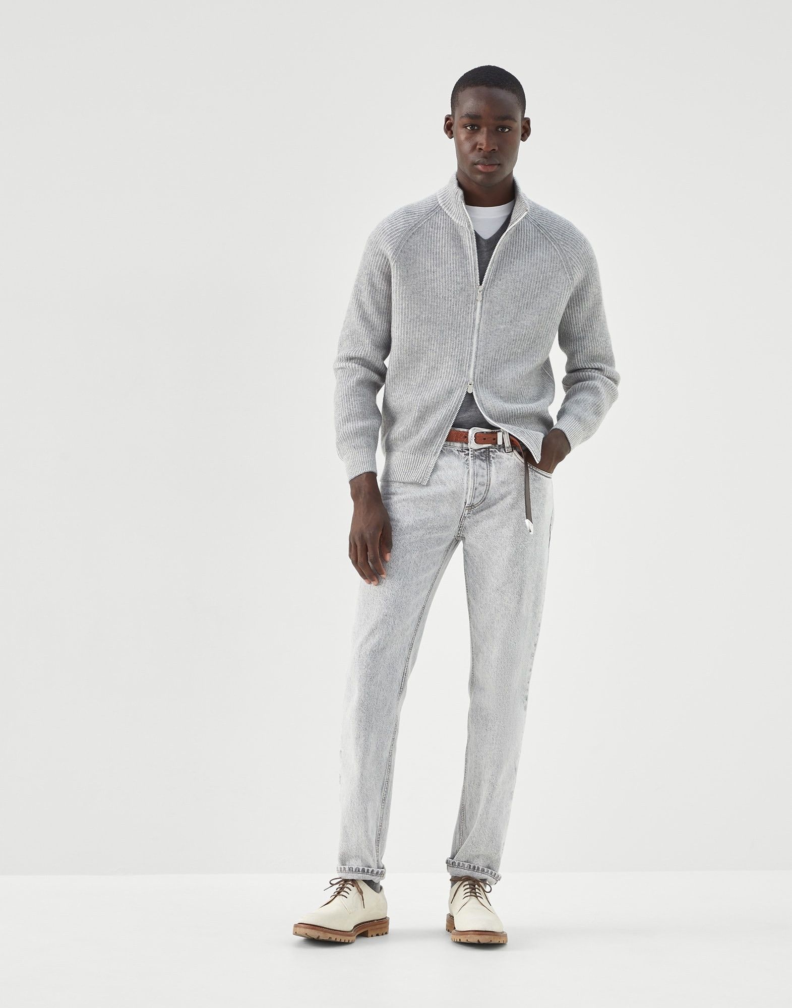 Brunello Cucinelli o1w1db10924 Cashmere Cardigan in Light Grey Size US M / EU 48-50 / 2 - 3 Thumbnail