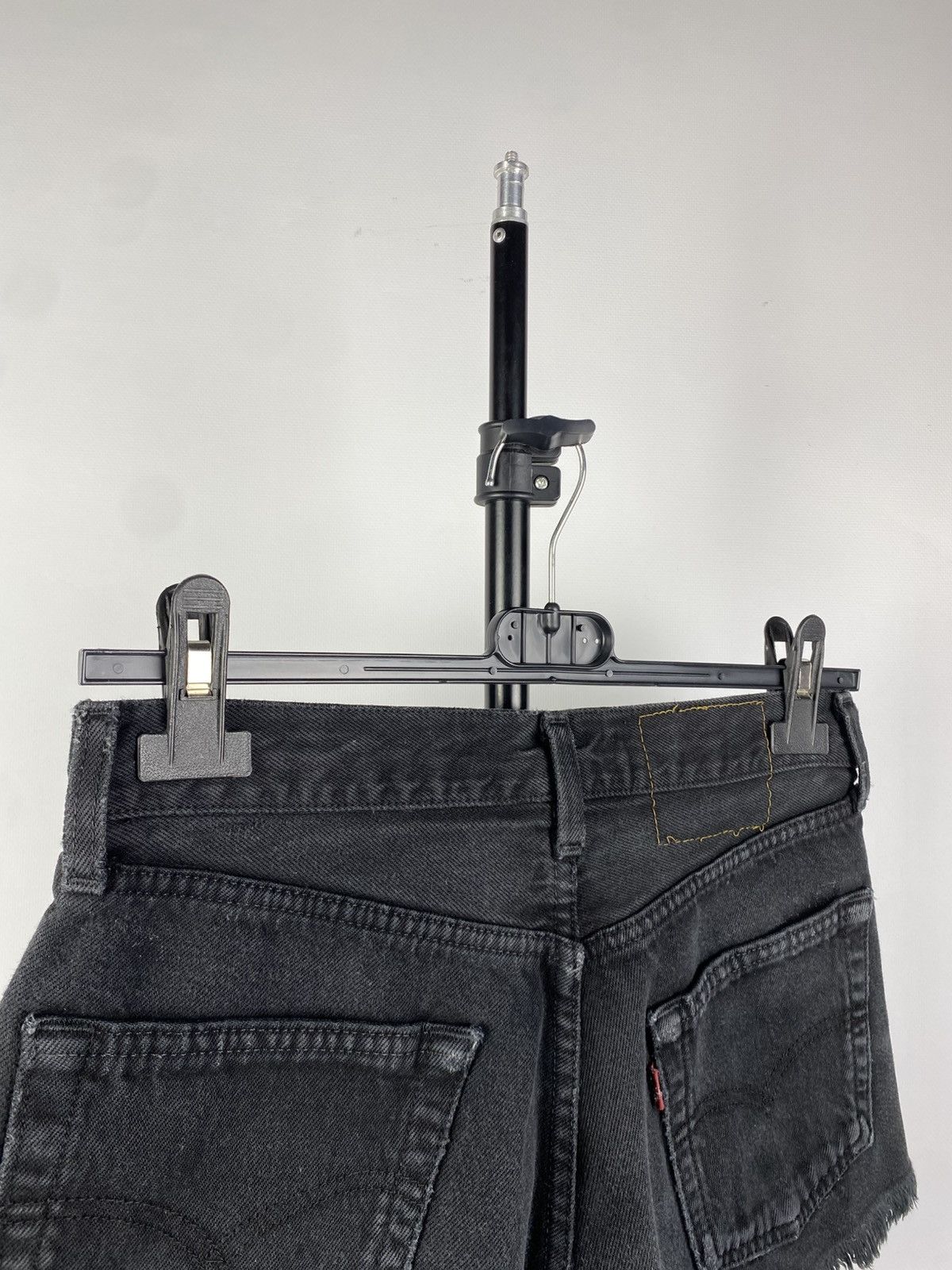 Levi's Vintage Clothing × Vintage Vintage 90s Levi’s Y2K Women’s Denim Shorts Size 28" / US 6 / IT 42 - 4 Thumbnail