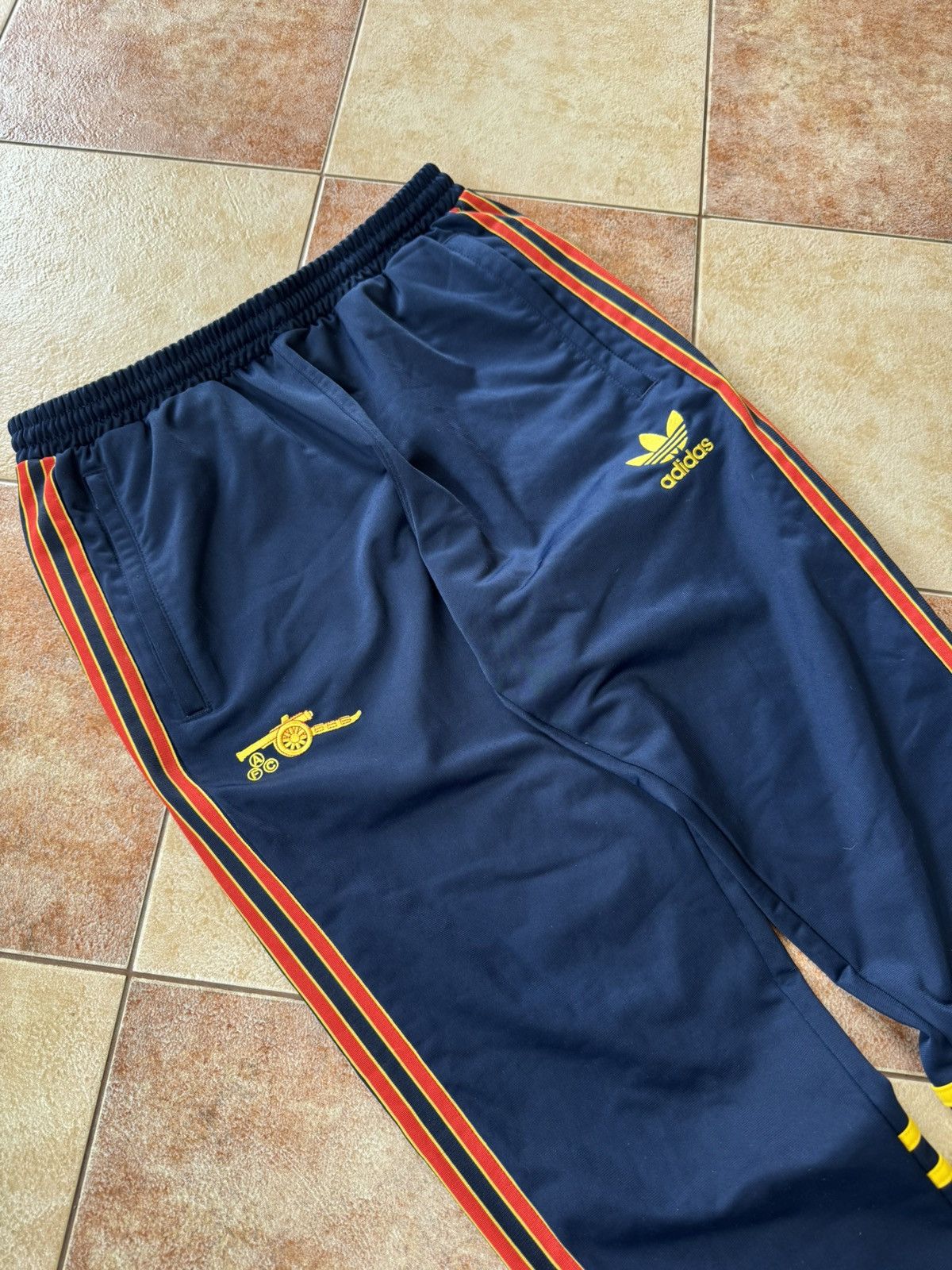 Adidas Arsenal 2021-2022 Adidas Soccer Track Pants Football Jersey Size US 32 / EU 48 - 4 Thumbnail