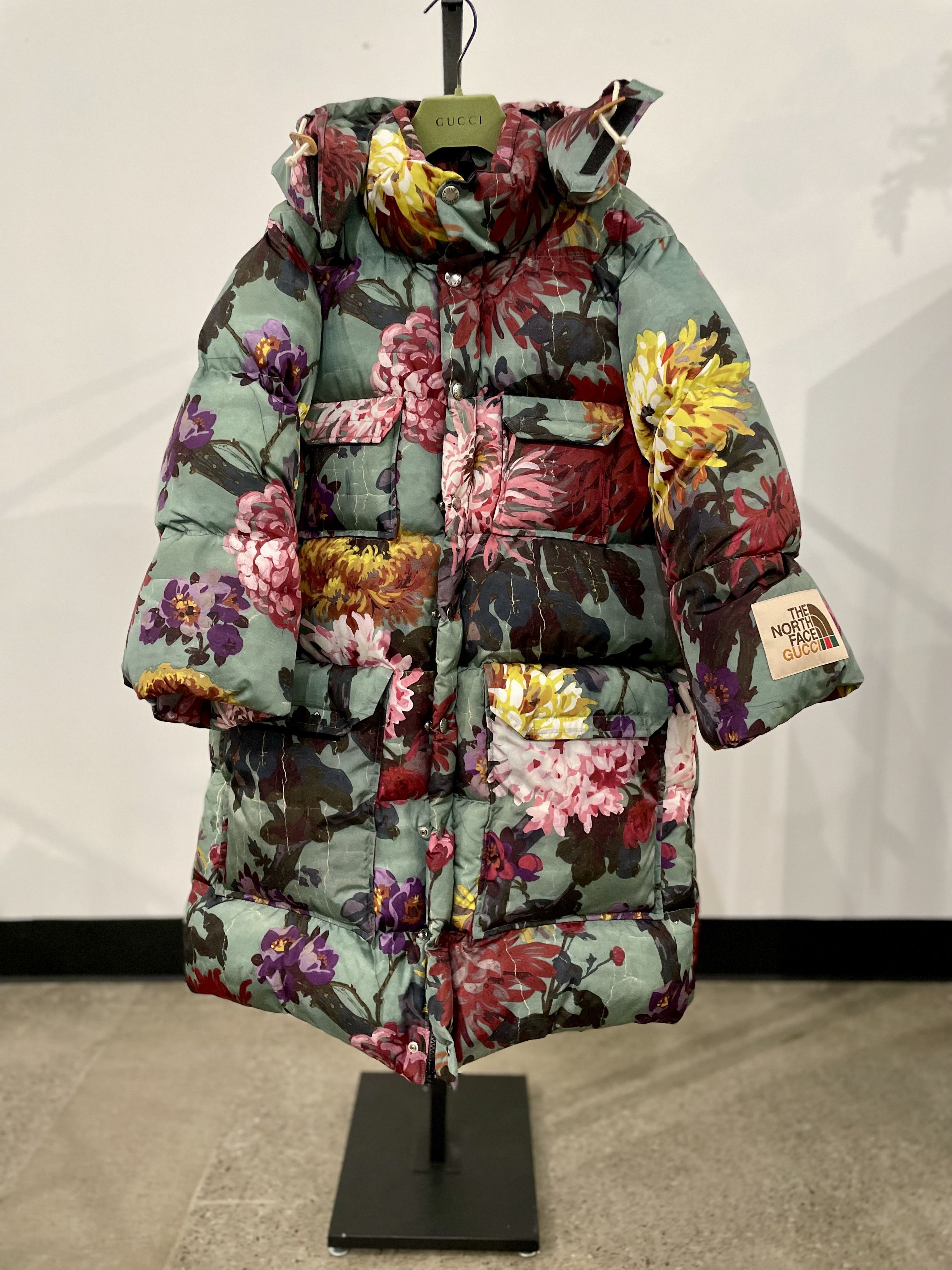 Gucci × The North Face RARE Gucci x The North Face floral puffer Size M / US 6-8 / IT 42-44 - 1 Thumbnail