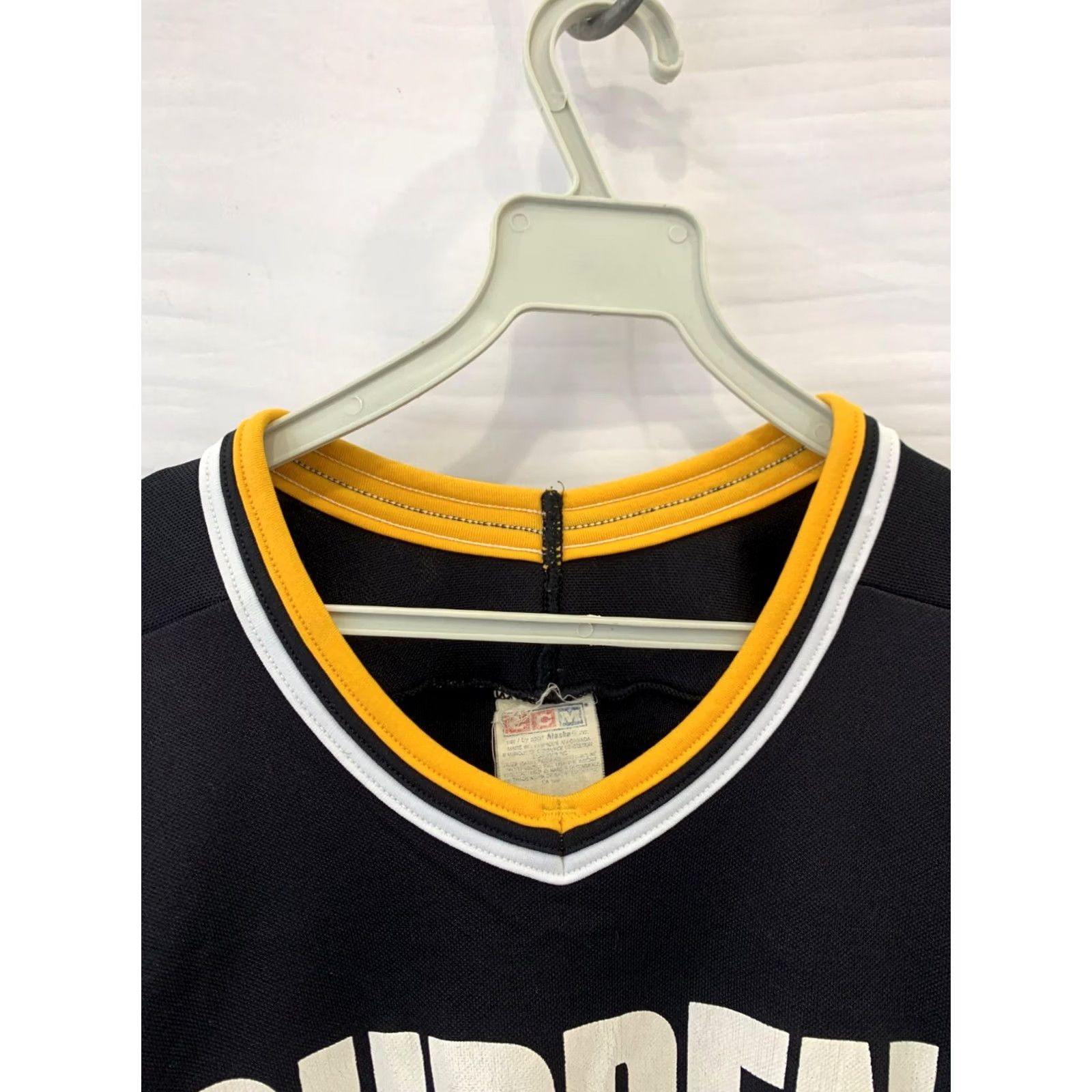Vintage VINTAGE CCM Maska Sudden Death Movie Promo Hockey Jersey Mens M Black 1995 Film Promotional Mens Shirt Size US M / EU 48-50 / 2 - 5 Thumbnail