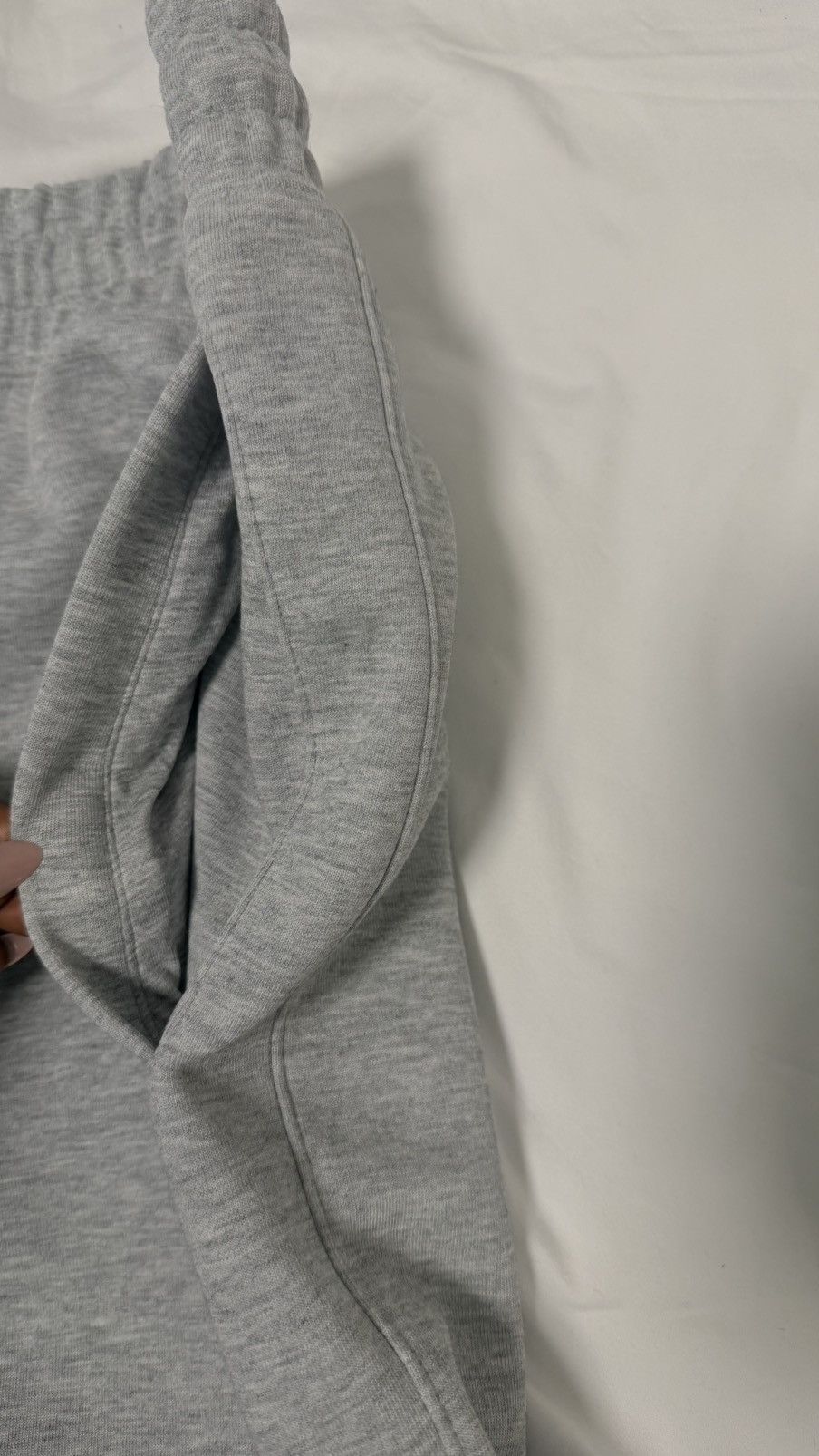 Uniqlo Grey sweat shorts Size US 32 / EU 48 - 2 Thumbnail