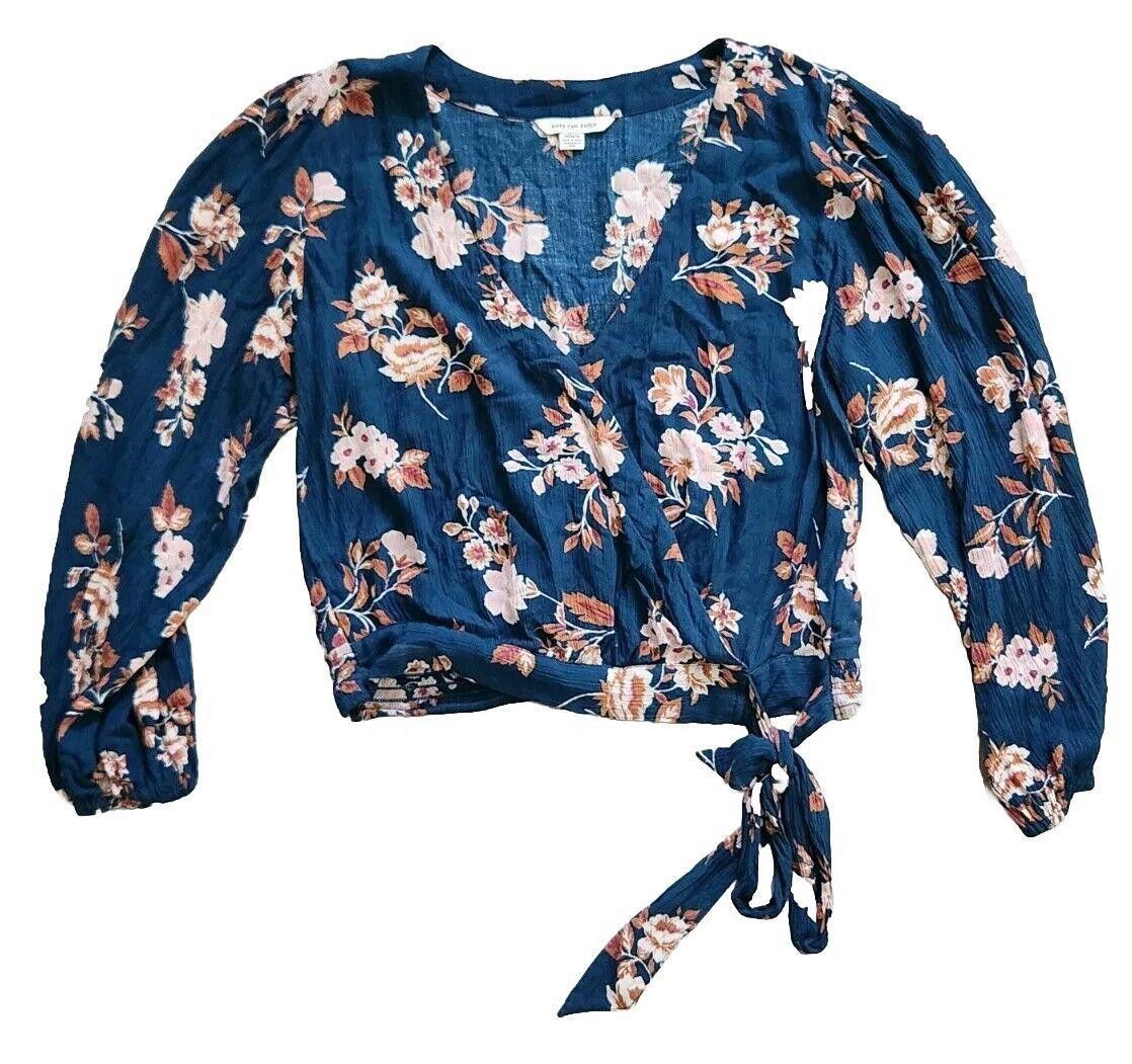 Designer American Eagle Top Medium Blue Floal V Neck Boho Wrap AE Size M / US 6-8 / IT 42-44 - 1 Thumbnail