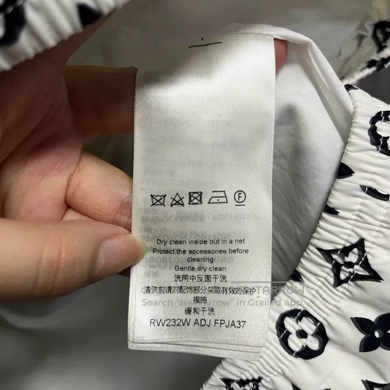 Louis Vuitton Louis Vuitton White Logo Full Print Collar Jacket Size US S / EU 44-46 / 1 - 4 Thumbnail