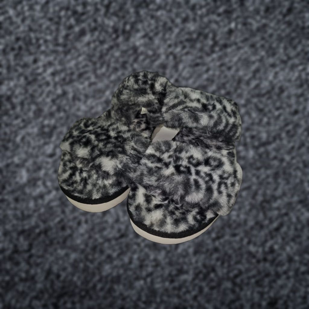 Vintage KOOLABURA BY UGG Faux Fur Animal Print Platform Slippers Sandals Womens Size 9 Slipper Black Size US 9 / IT 39 - 1 Thumbnail