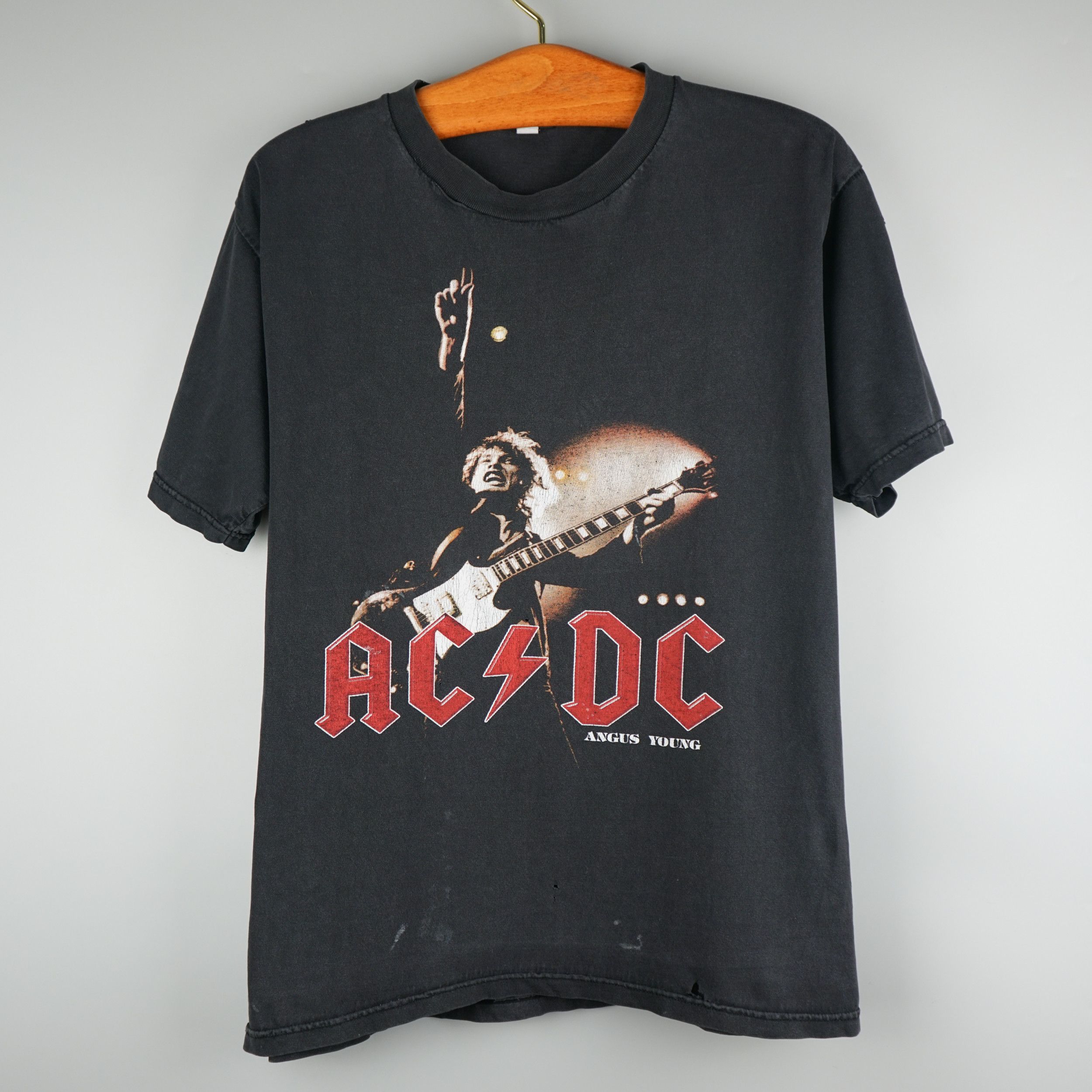 Band Tees × Vintage Vintage 90s ACDC T-Shirt Angus Young Size US L / EU 52-54 / 3 - 1 Thumbnail
