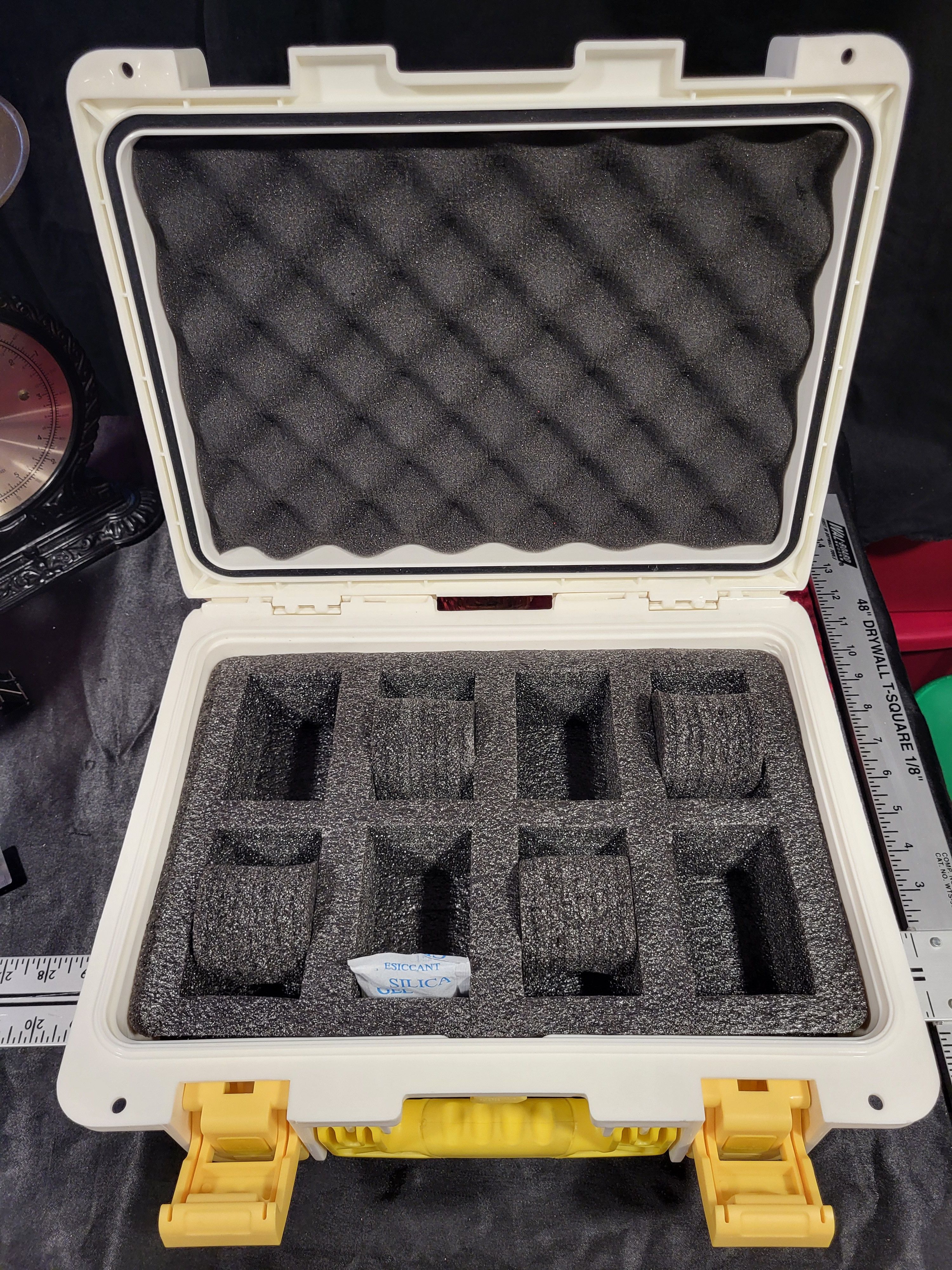 Invicta Invicta 8-Slot Watch Storage Case White/Yellow Waterproof Size ONE SIZE - 3 Thumbnail