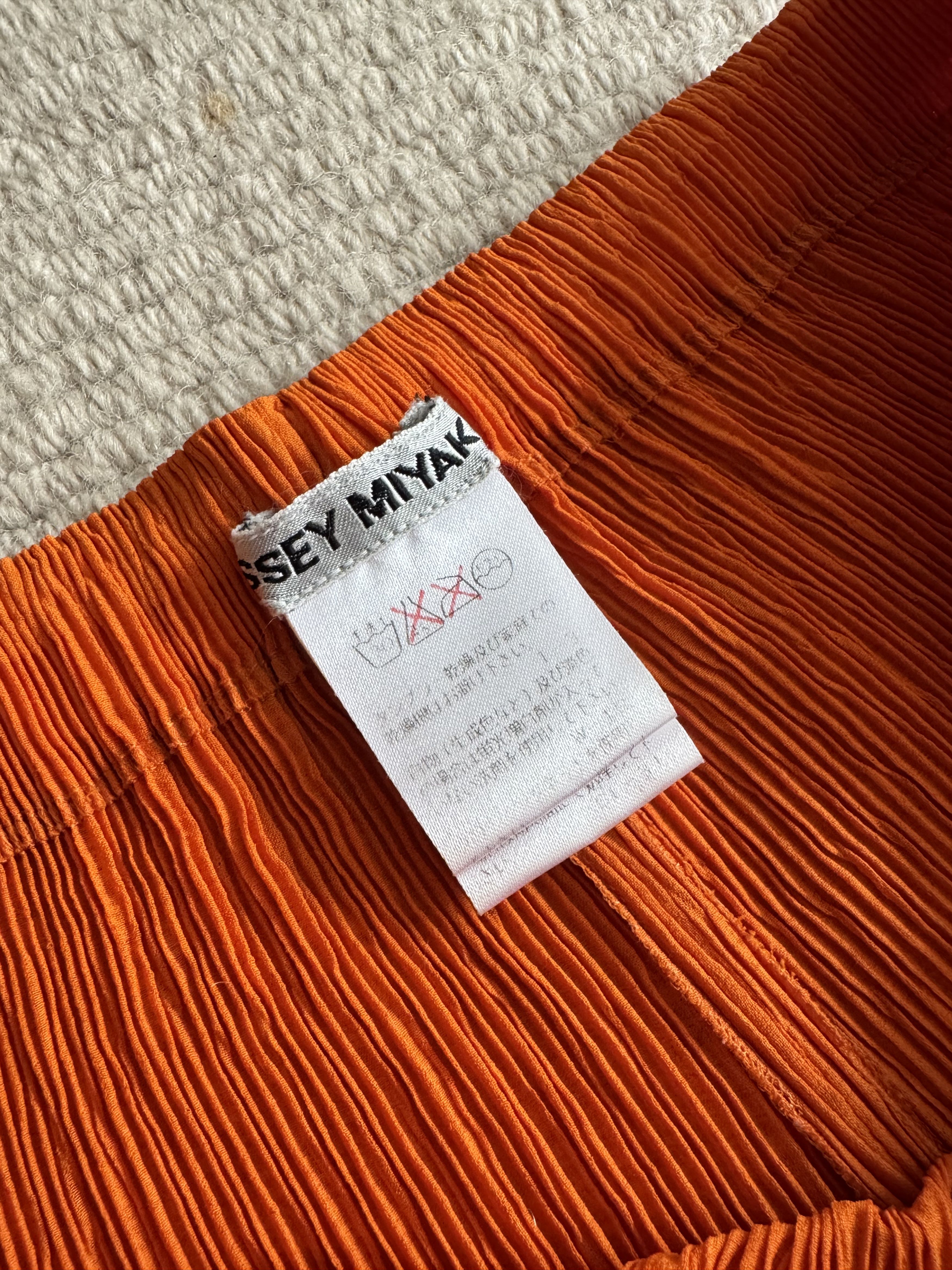 Issey Miyake Orange irregular pleats Size US 32 / EU 48 - 3 Thumbnail