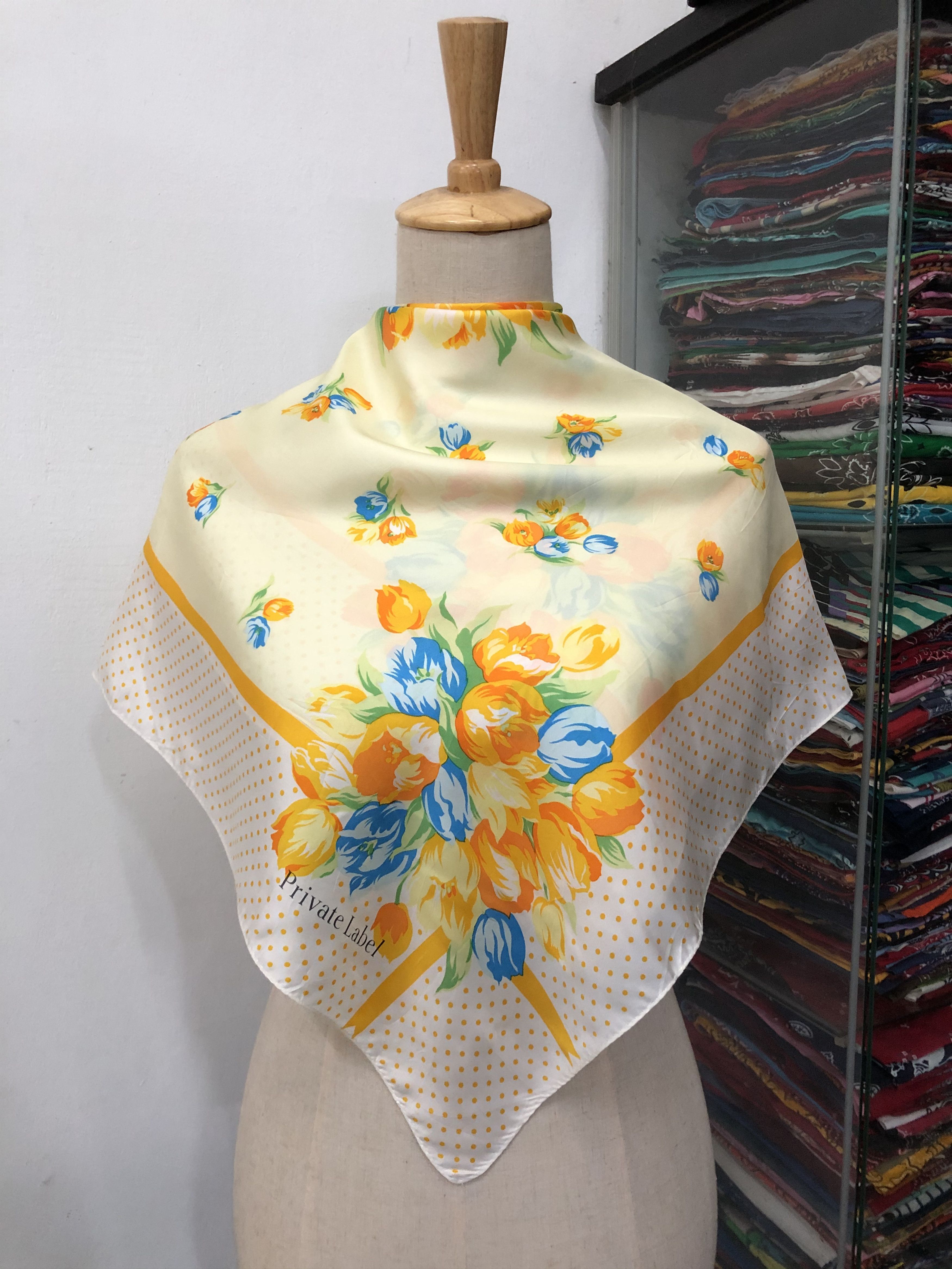 Vintage Vintage Private Label Silk Scarf Size ONE SIZE - 1 Thumbnail