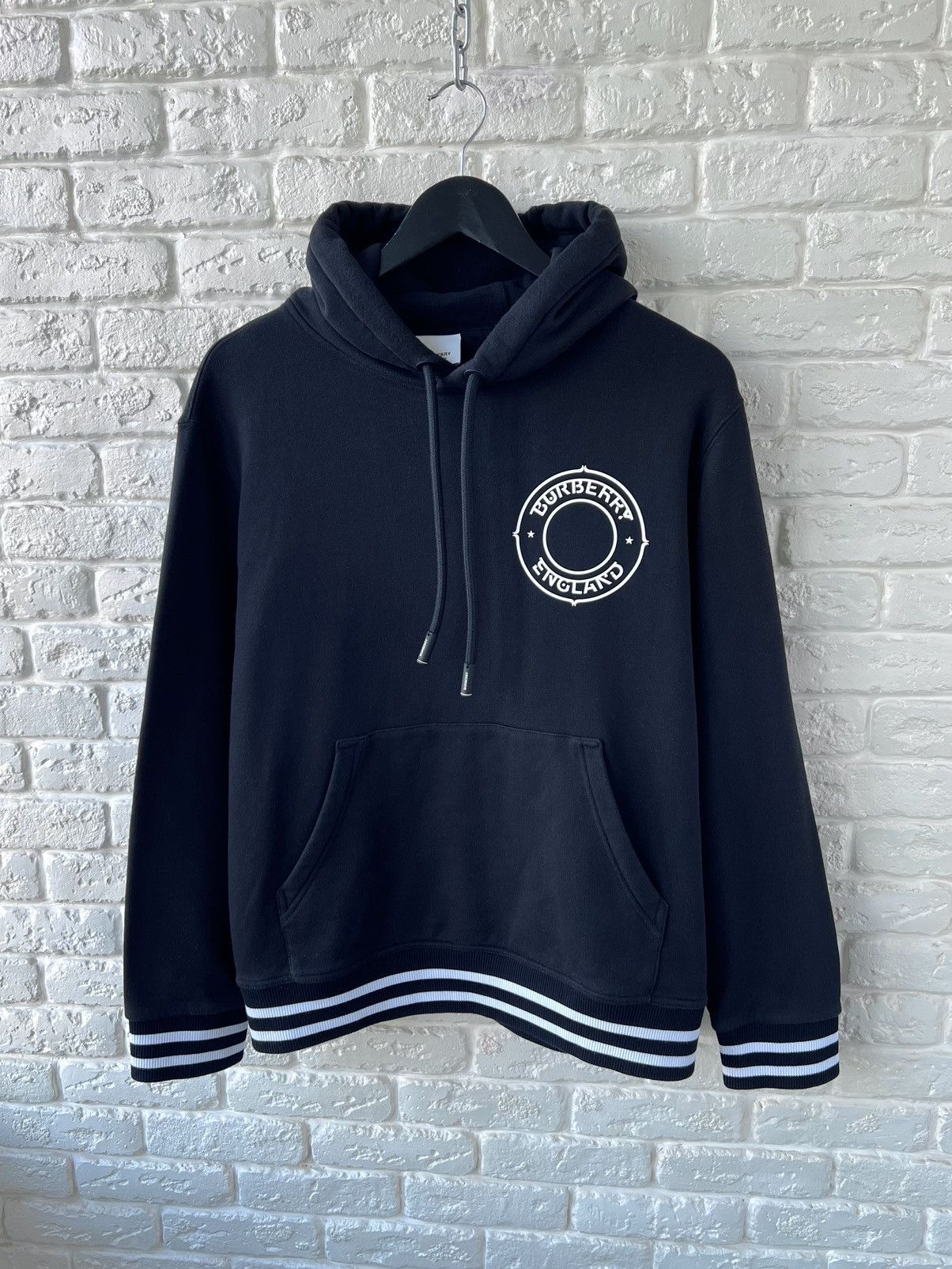 Burberry Burberry London Black Graphic Logo Hoodie Sweater Size US M / EU 48-50 / 2 - 1 Thumbnail