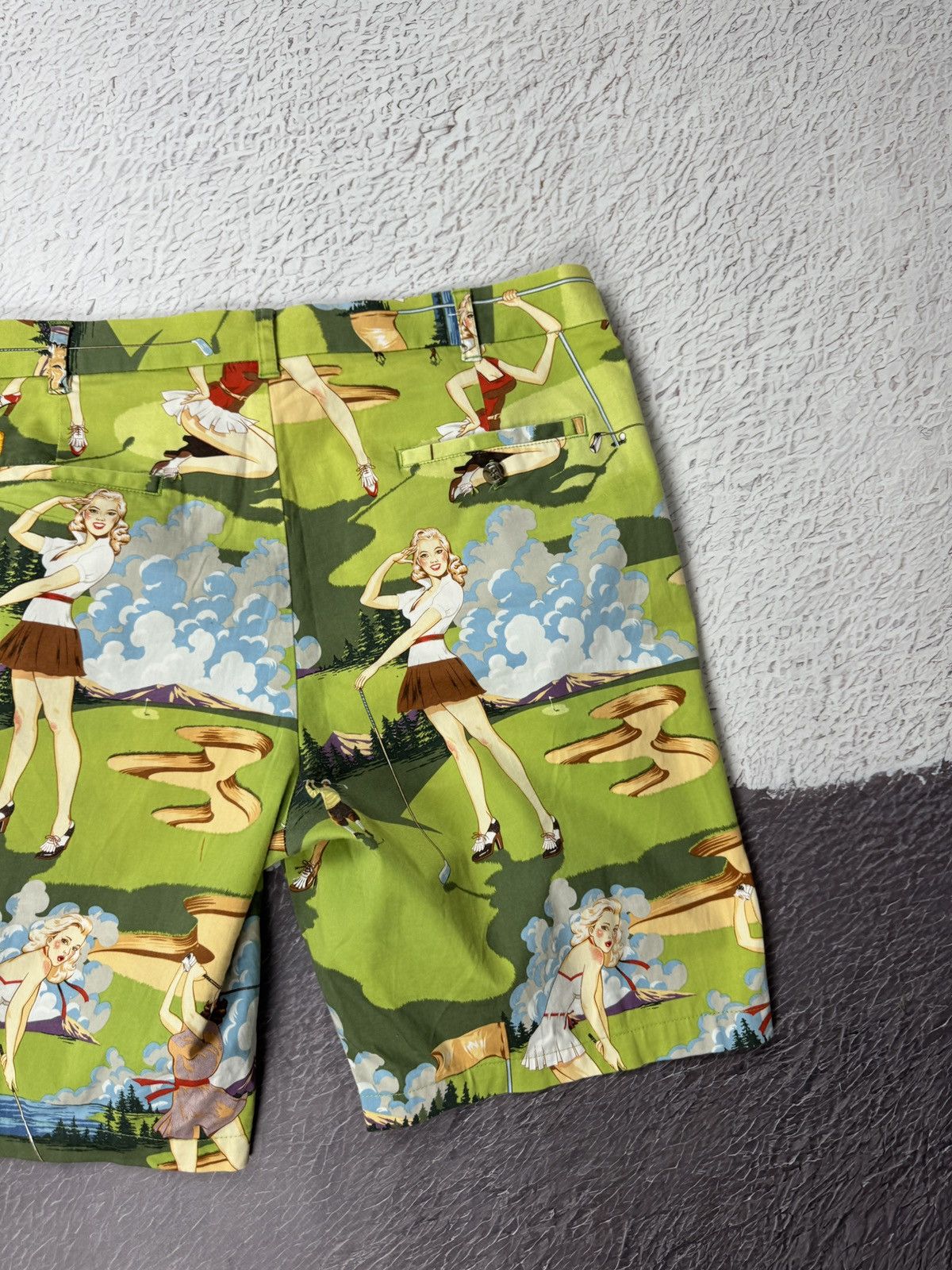 Other Loudmouth Rare Pin Up Girls Graphic Golf Shorts Bermudas Size US 40 / EU 56 - 13 Thumbnail