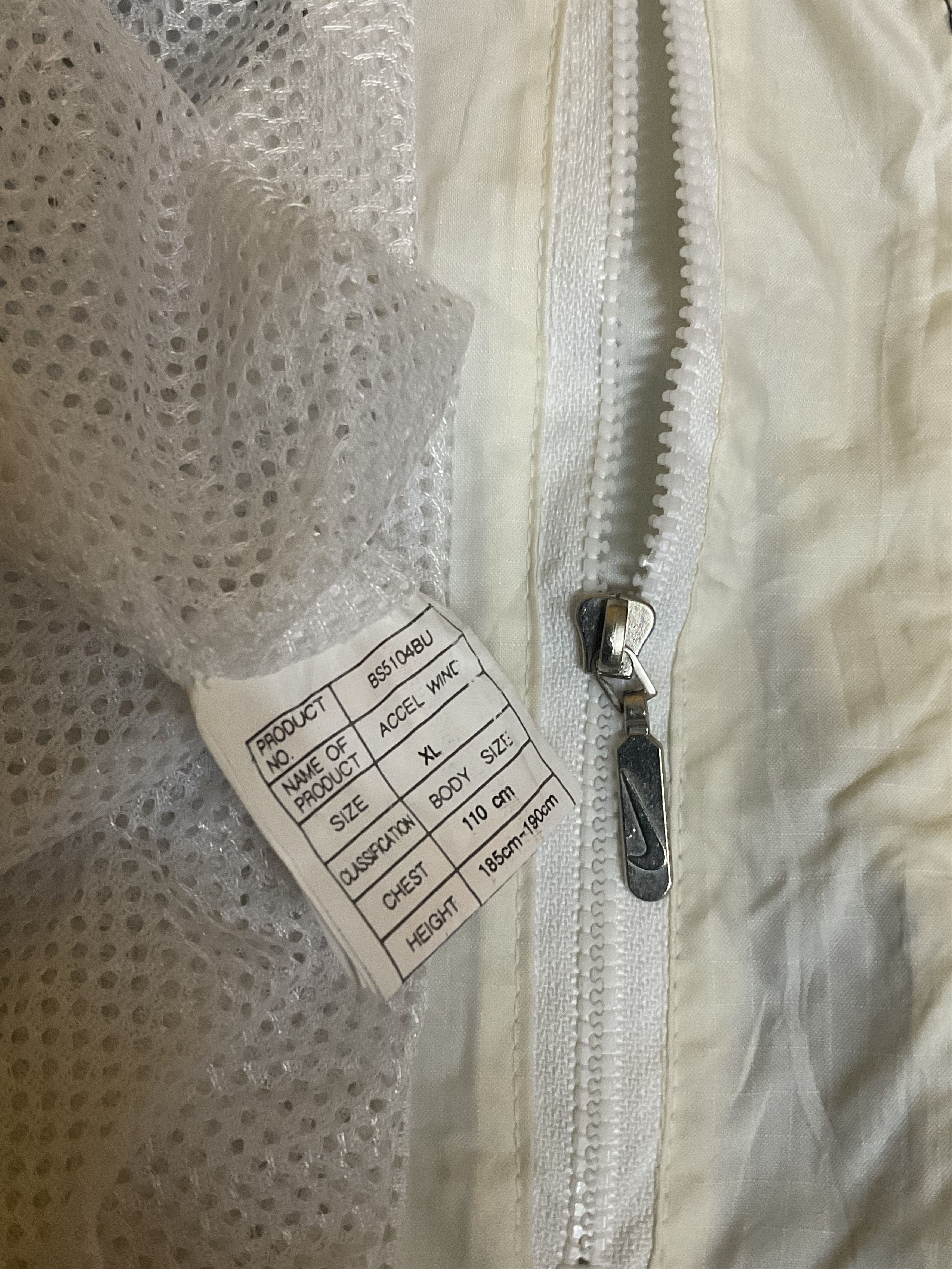Nike Vintage 90s Nike Windbreaker Jacket with Packable Hood Size US XL / EU 56 / 4 - 8 Thumbnail