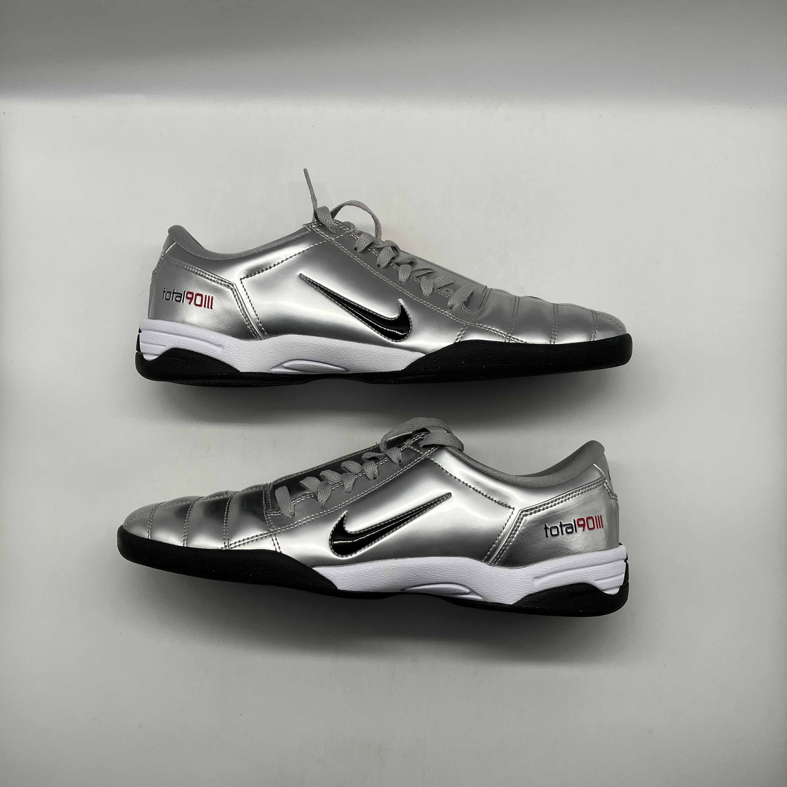 Nike ? Nike Total 90 3 SP 