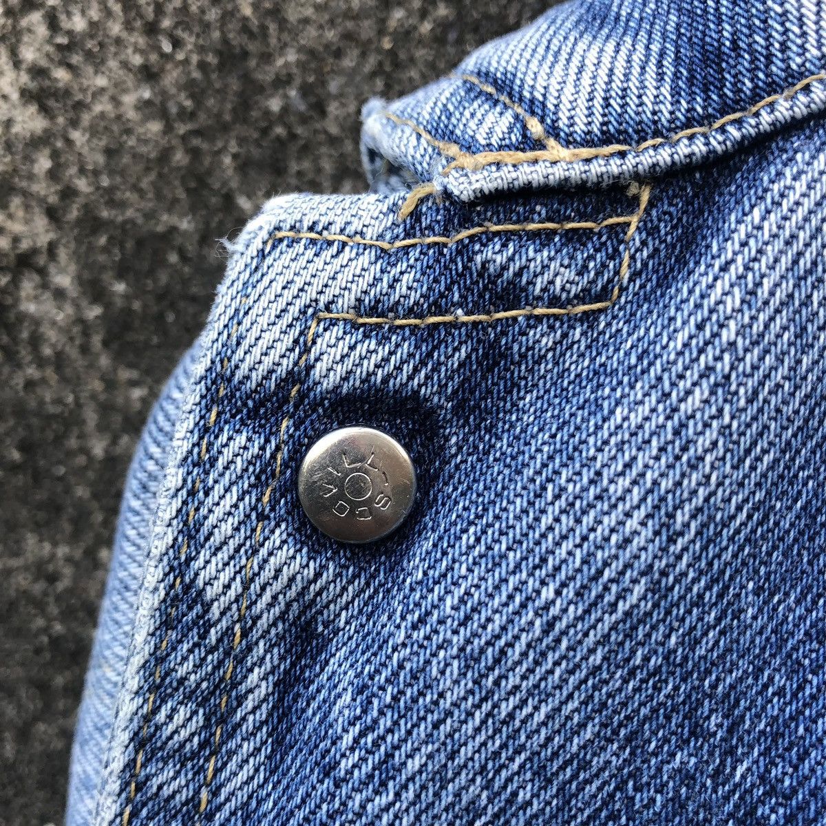 Vintage Vintage 80s / 90s Trucker Denim Jacket Size US M / EU 48-50 / 2 - 13 Thumbnail
