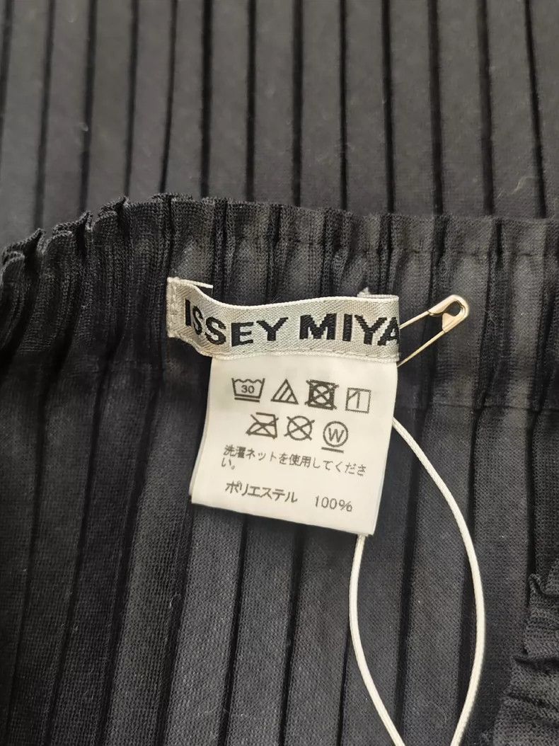 Issey Miyake Issey Miyake Pleated tulip skirt Size 25" / US 0 / IT 36 - 5 Thumbnail