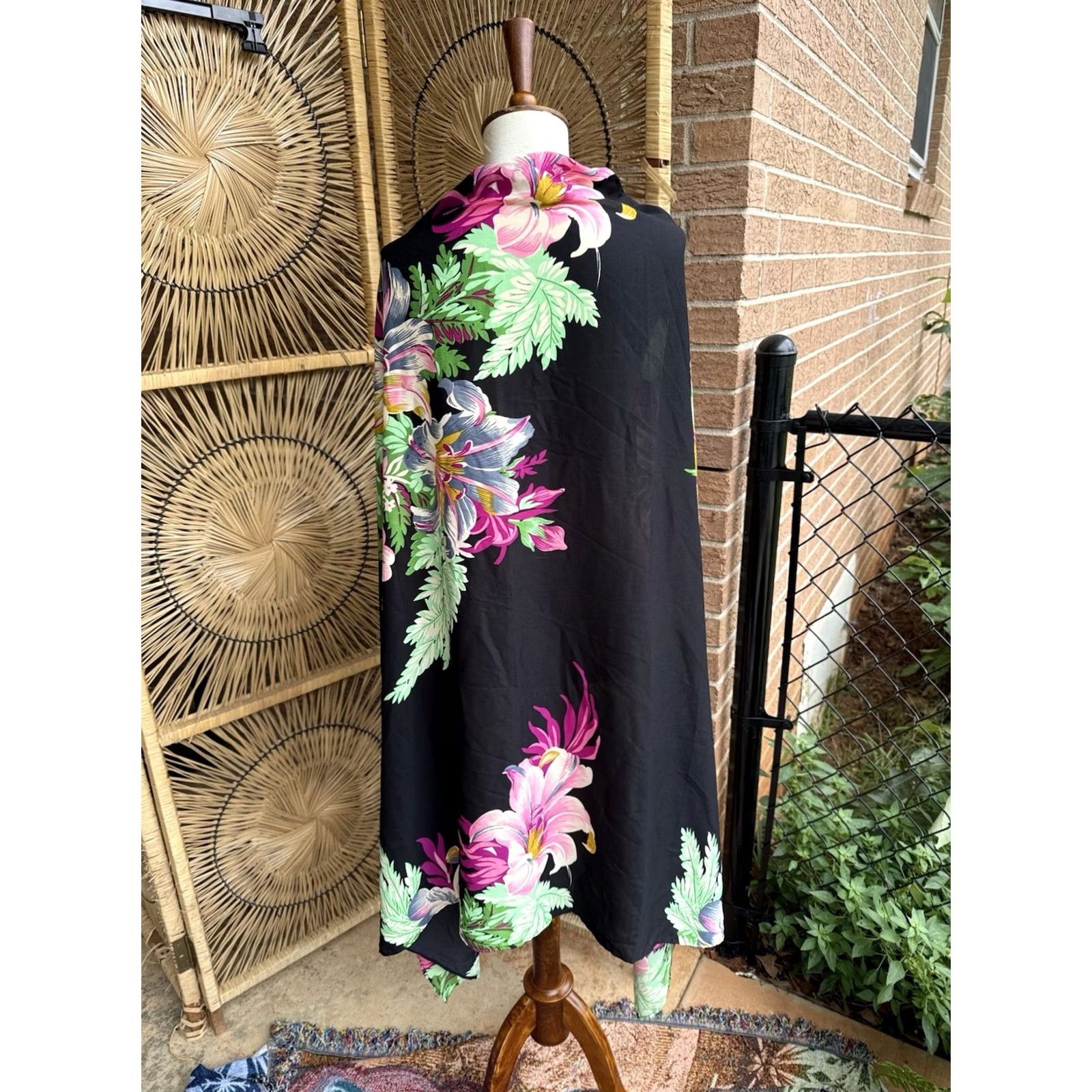 Vintage VINTAGE Walter Baker Paradise Sarong Coverup One Size Black Floral Grand Magnolia Beach Womens Size ONE SIZE - 7 Thumbnail