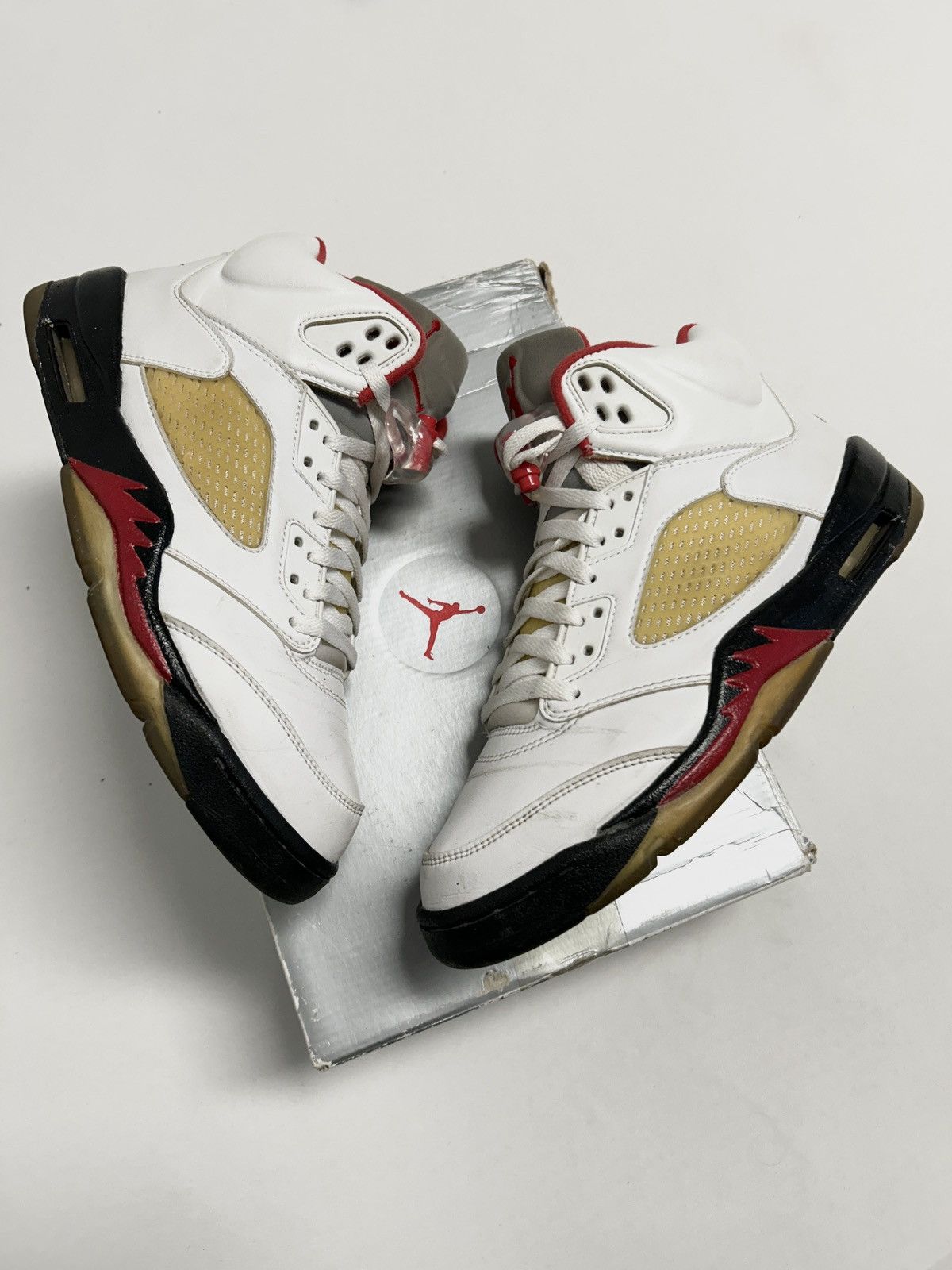 Jordan Brand OG 1999 Fire Red 5 Size US 9.5 / EU 42-43 - 5 Thumbnail