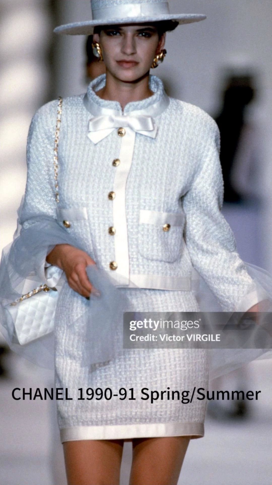 Chanel CHANEL 1990-91 Runway Pale Mint Suit FR38 S-M Silk Wool Tweed Size S / US 4 / IT 40 - 1 Thumbnail