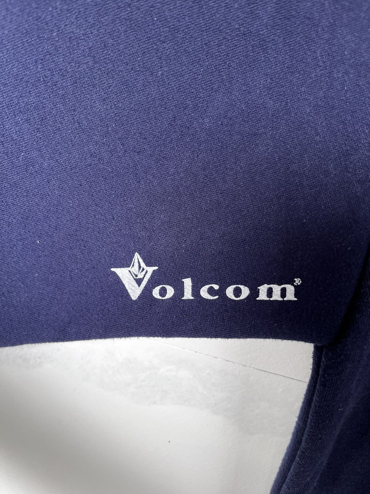 Vintage Vintage Volcom Sweatshirt Size US L / EU 52-54 / 3 - 4 Thumbnail