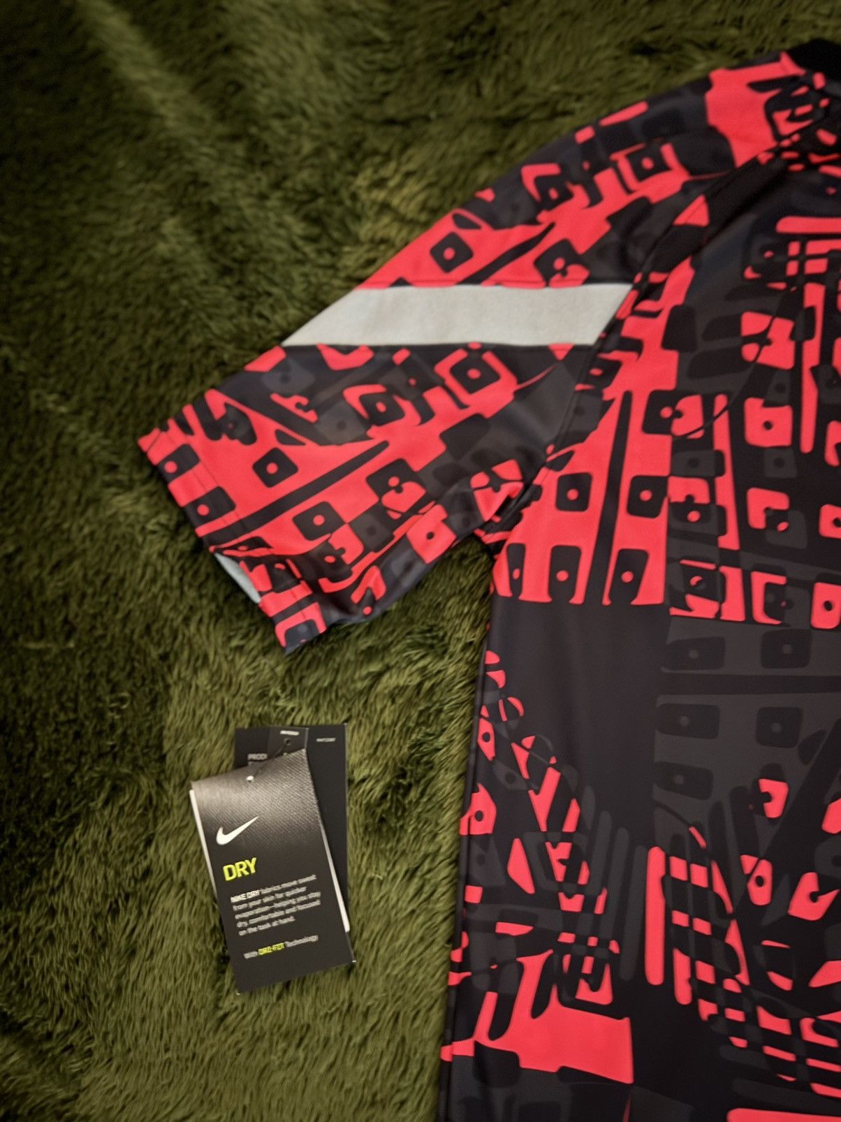 Nike [S] Nike Liverpool Pre-Match Top Short Sleeve Jersey Black Size US S / EU 44-46 / 1 - 10 Thumbnail