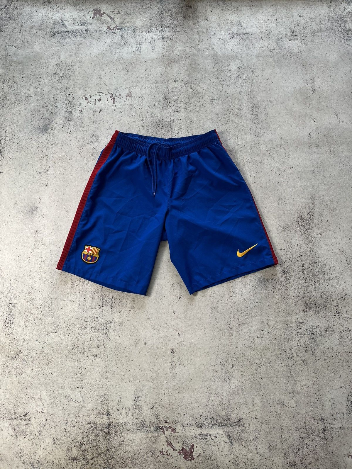 Nike BARCELONA 2016 2017 HOME FOOTBALL SOCCER SHORTS NIKE Size US 32 / EU 48 - 1 Thumbnail