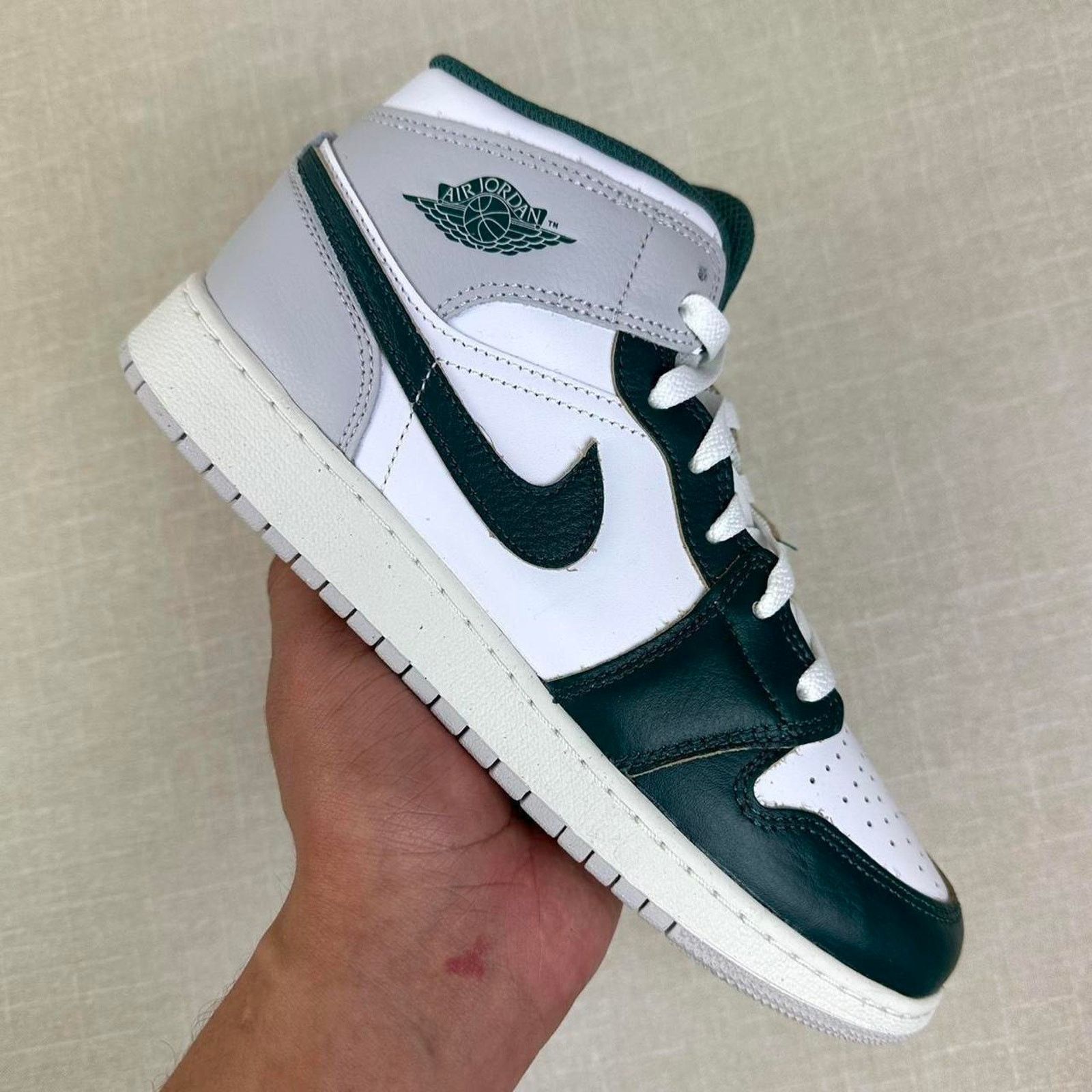 Jordan Brand 🐊 2024 Jordan 1 Mid "Oxidized Green" 8W Size US 8 / IT 38 - 1 Thumbnail
