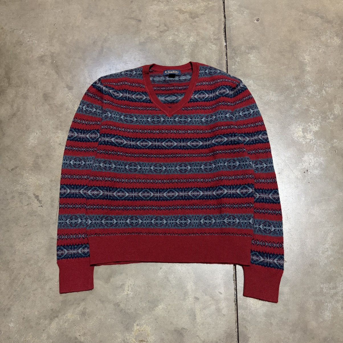 Brooks Brothers Brooks Brothers Scottish Lambswool Sweater Fair Isle V Neck Size US L / EU 52-54 / 3 - 1 Thumbnail
