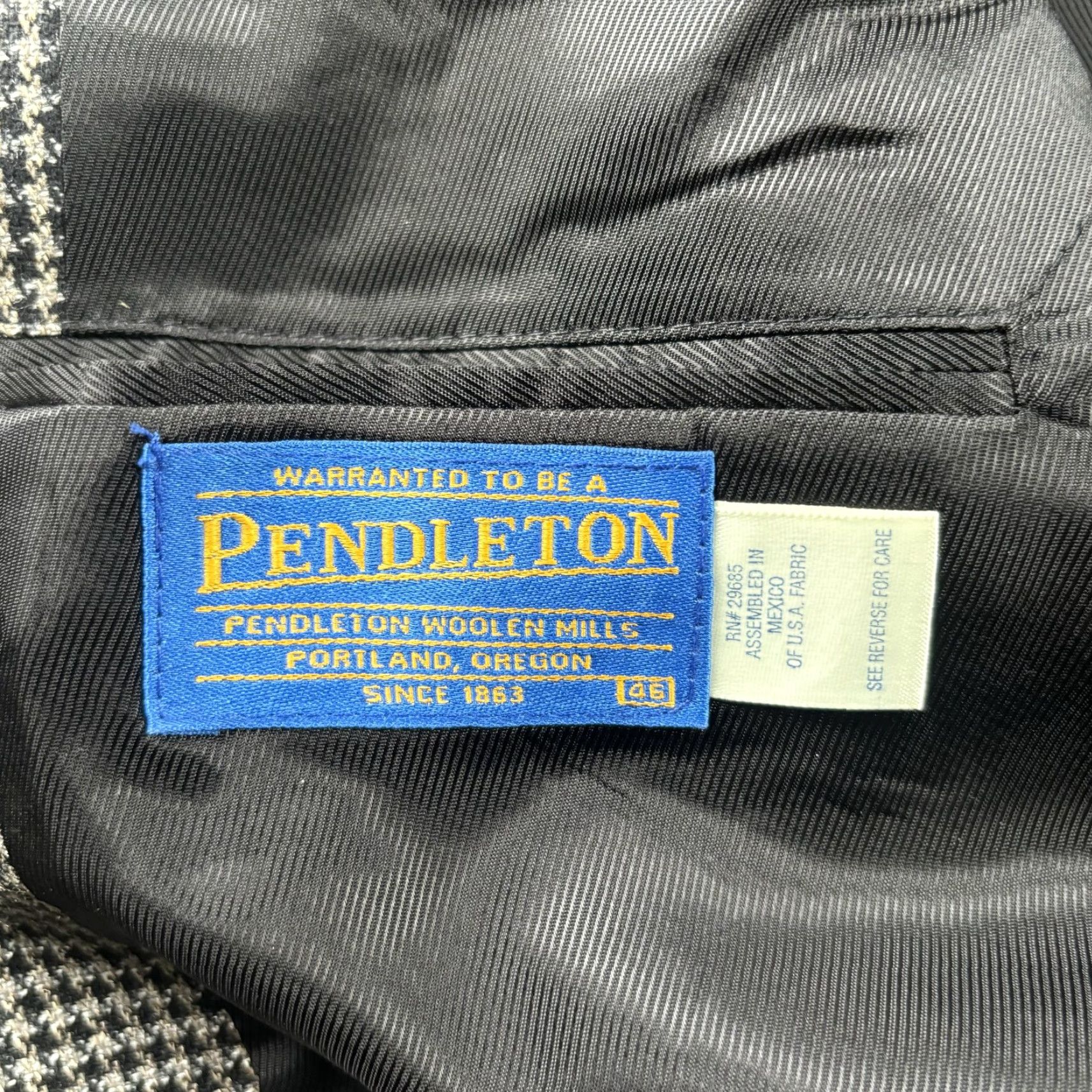Pendleton Pendleton Mens Sport Coat Blazer 46L Black White Houndstooth Check Wool Silk Two-Button Two-Button Front Notch Lapels 2 Piece Regular Gray Size 46R - 7 Thumbnail