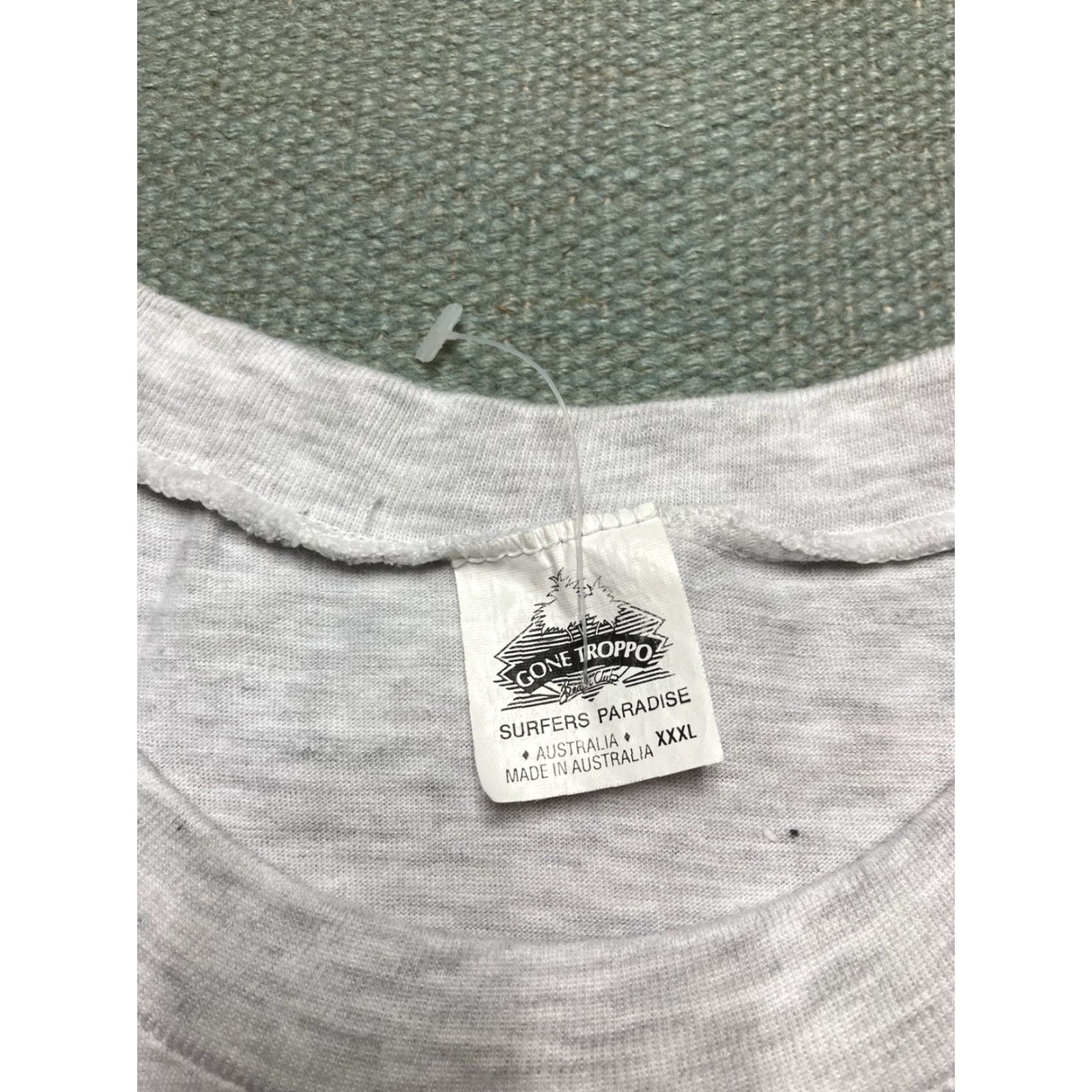 Paradise VINTAGE 90s graphic t shirt surfers paradise Australia single stitch adult XL Shirt Mens Gray 90s Surfers Paradise Single Stitch XL Size US XL / EU 56 / 4 - 5 Thumbnail