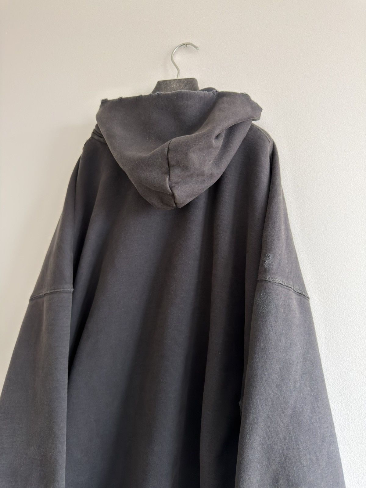 Balenciaga BALENCIAGA DEMNA WINTER 24 HOODIE DISTRESSED PLANET HOLLY Size US XL / EU 56 / 4 - 17 Thumbnail