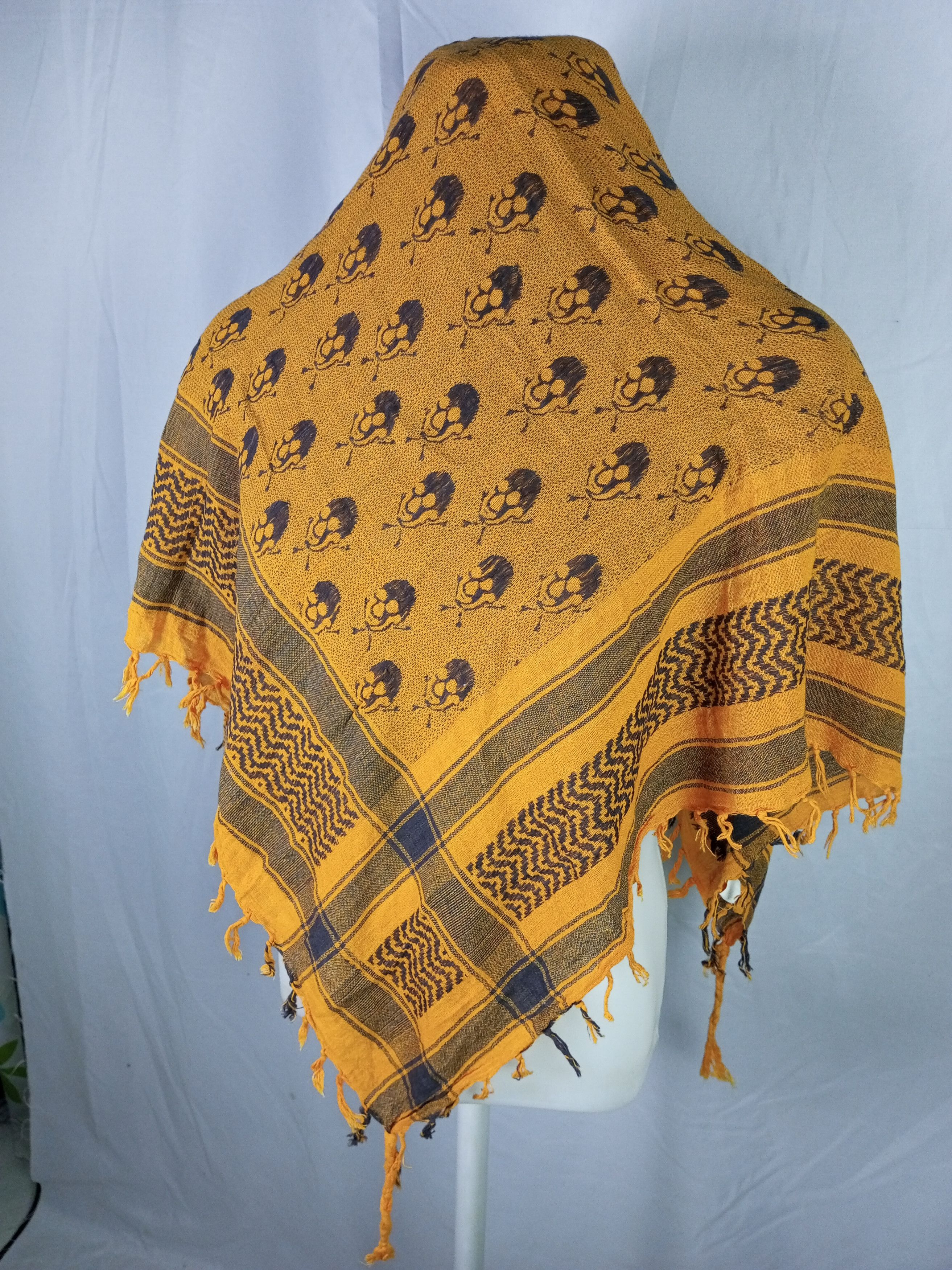Japanese Brand Skulls scarf Inspired by Alexander Mcqueen Size ONE SIZE - 2 Thumbnail